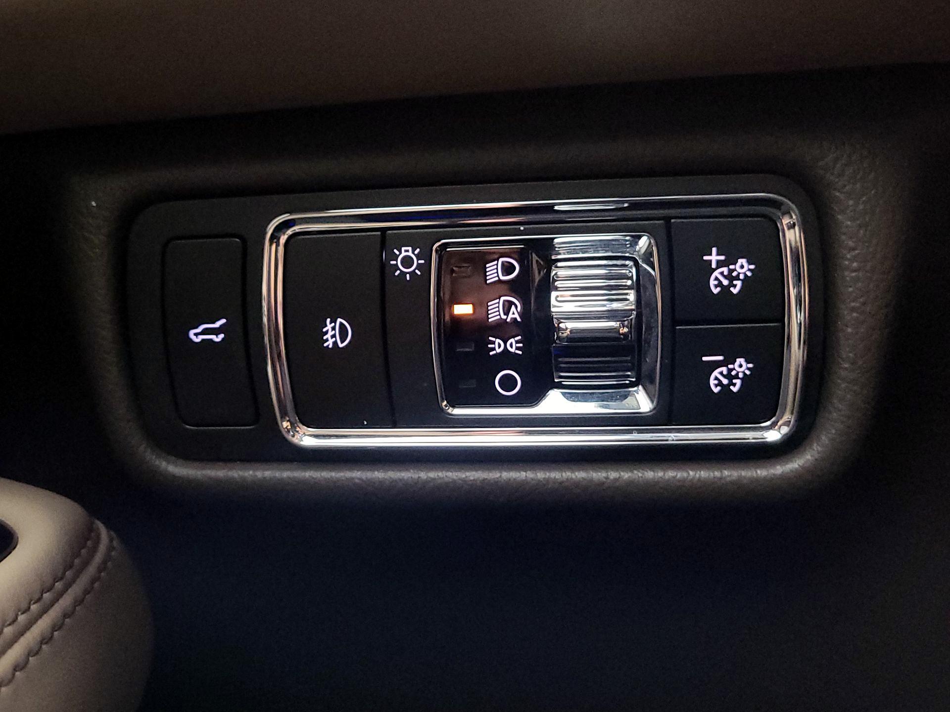 Thumbnail: 2021 Lincoln Aviator - 13