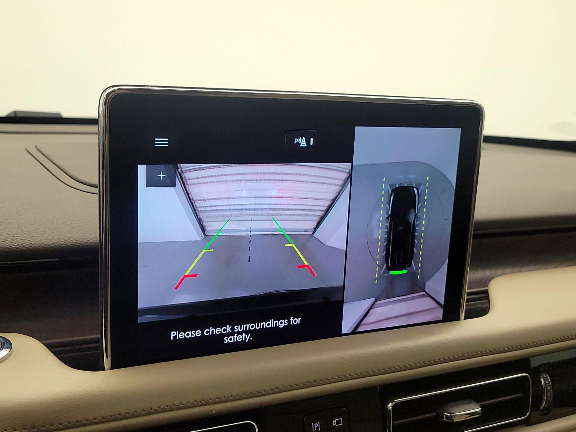 Thumbnail: 2021 Lincoln Aviator - 14