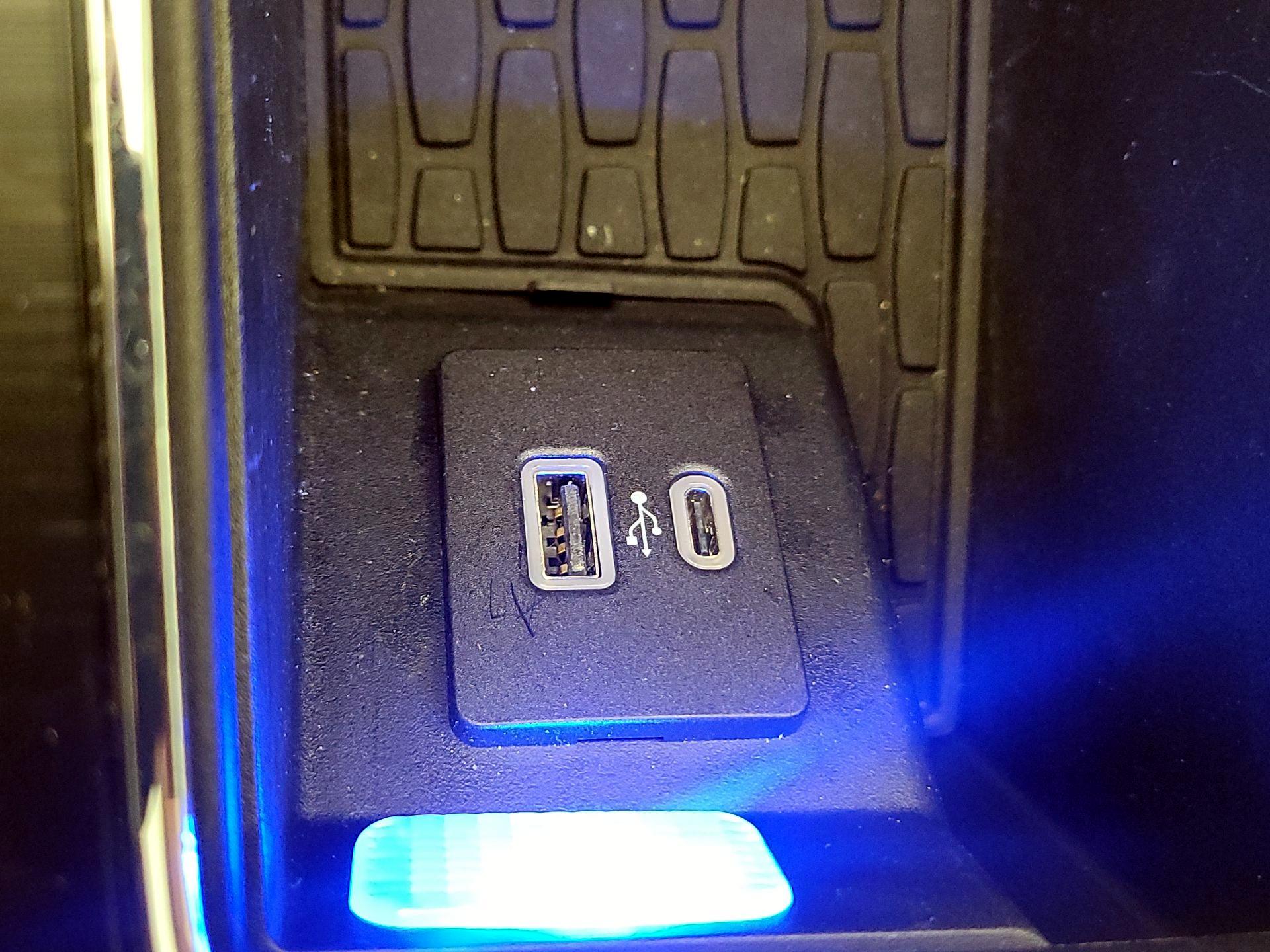 Thumbnail: 2021 Lincoln Aviator - 18