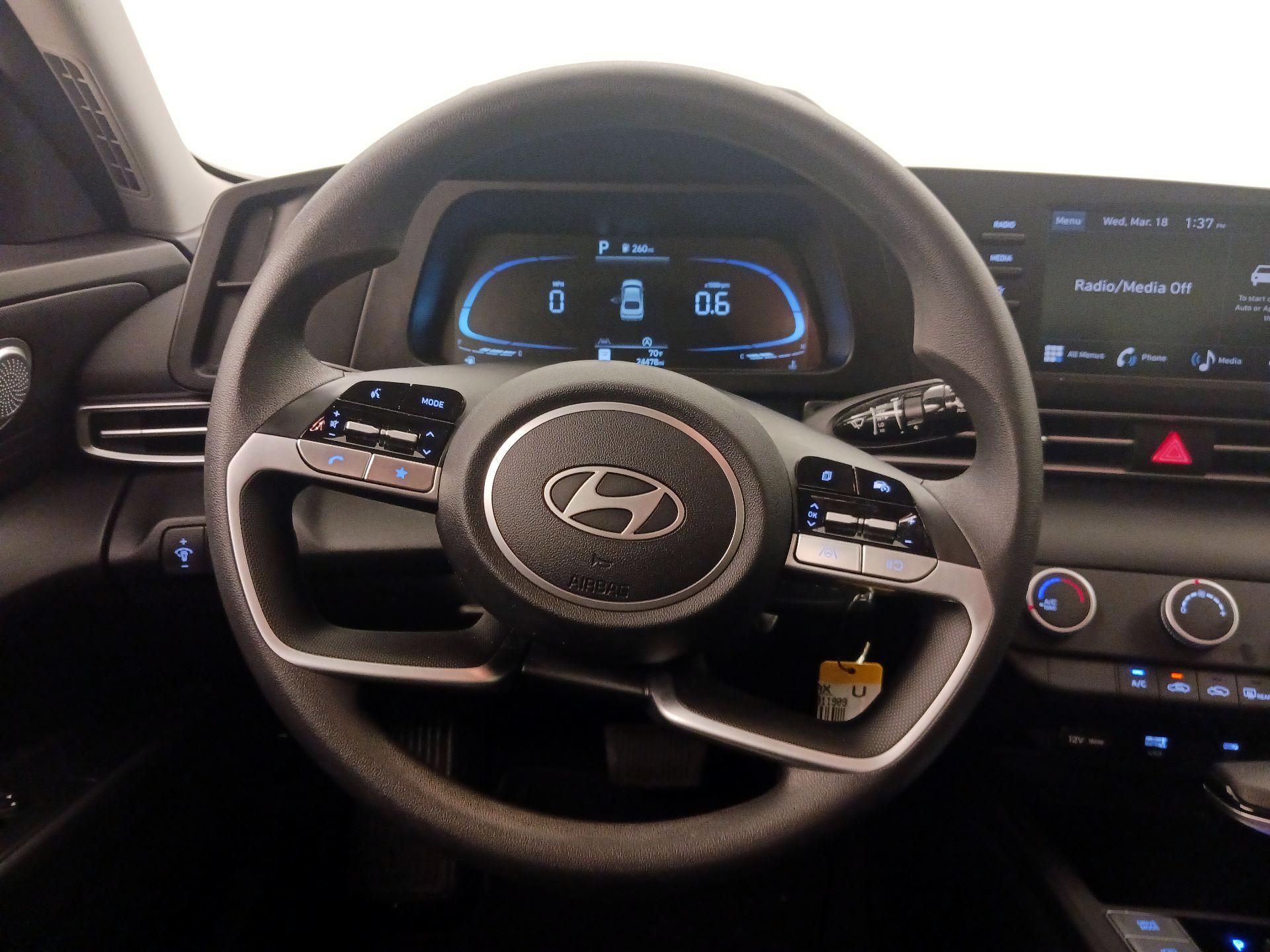 Thumbnail: 2025 Hyundai Elantra - 10