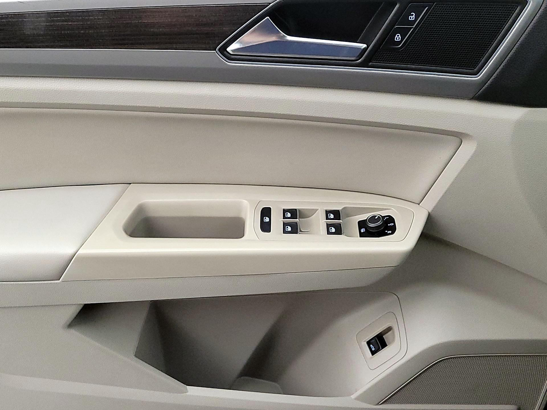 Thumbnail: 2018 Volkswagen Atlas - 12