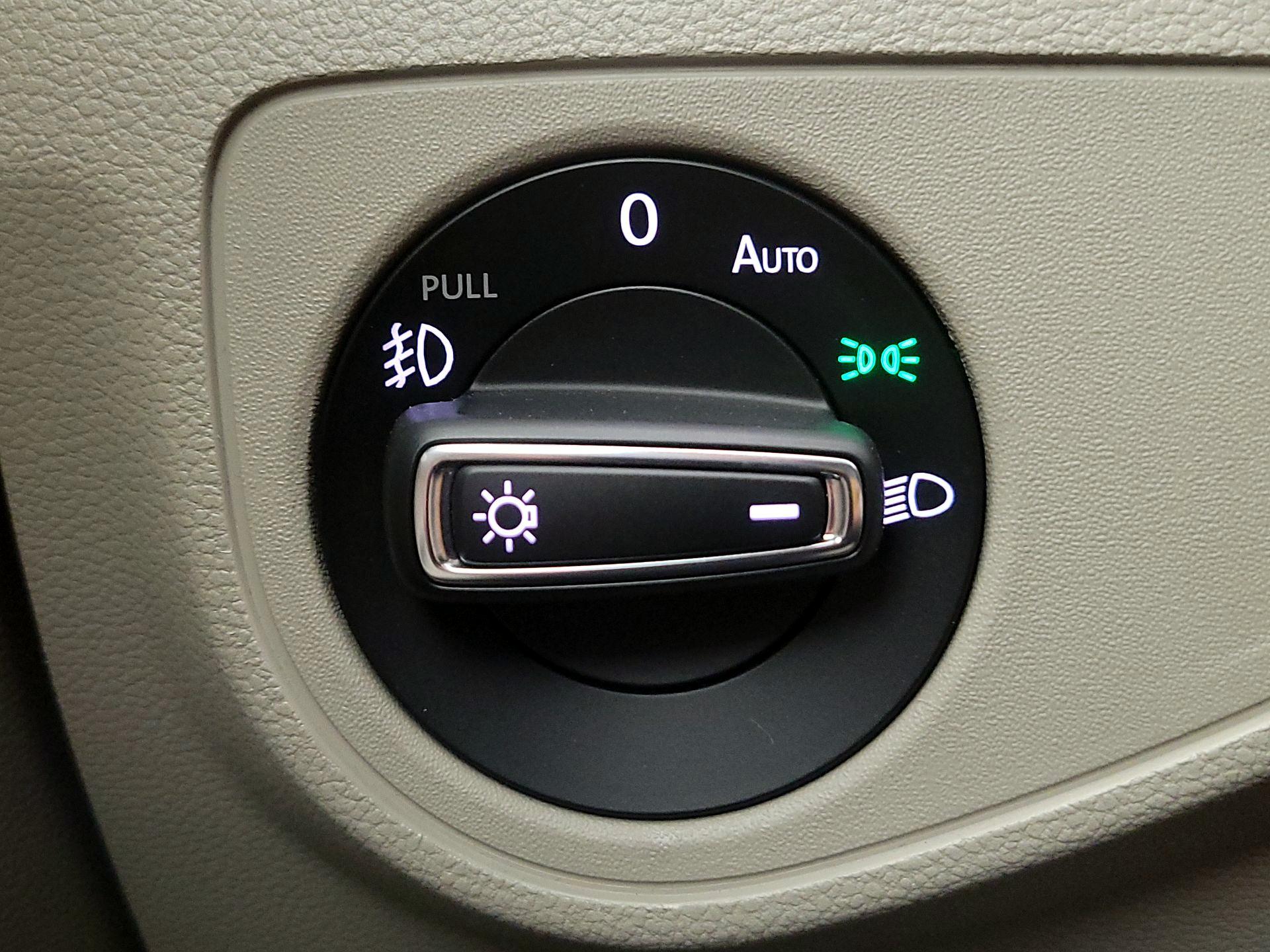 Thumbnail: 2018 Volkswagen Atlas - 13