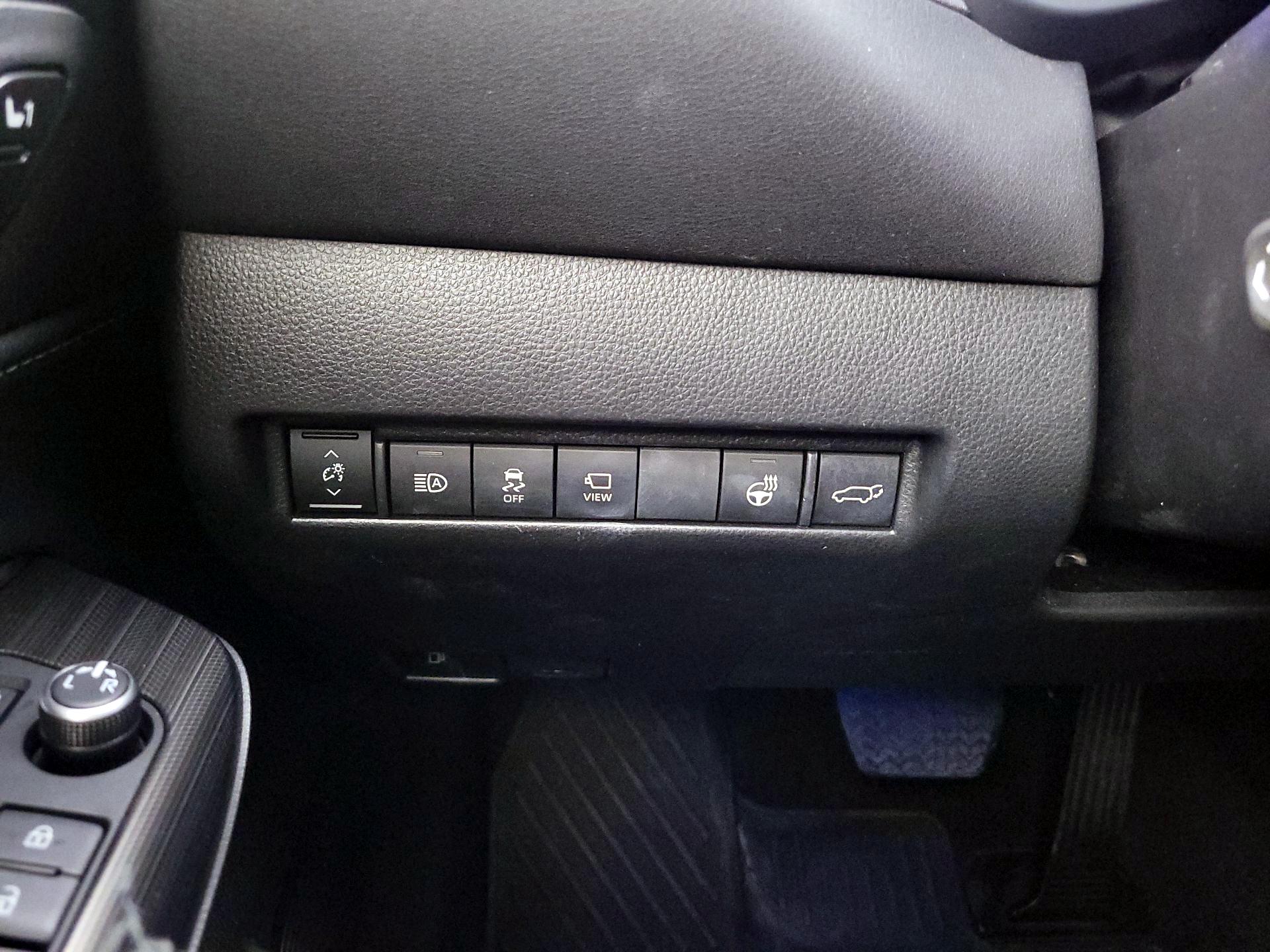 Thumbnail: 2022 Toyota Venza - 13