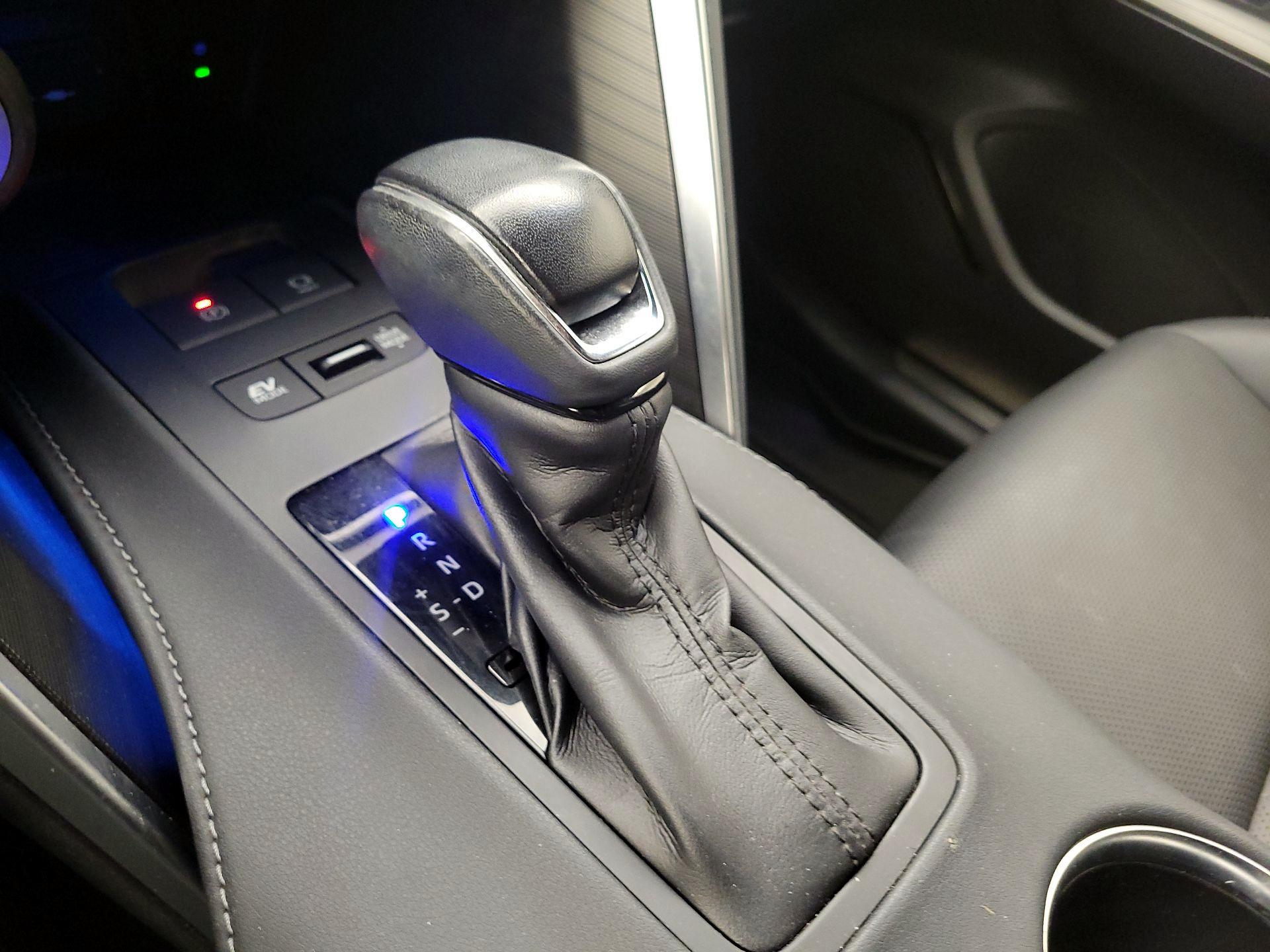 Thumbnail: 2022 Toyota Venza - 18