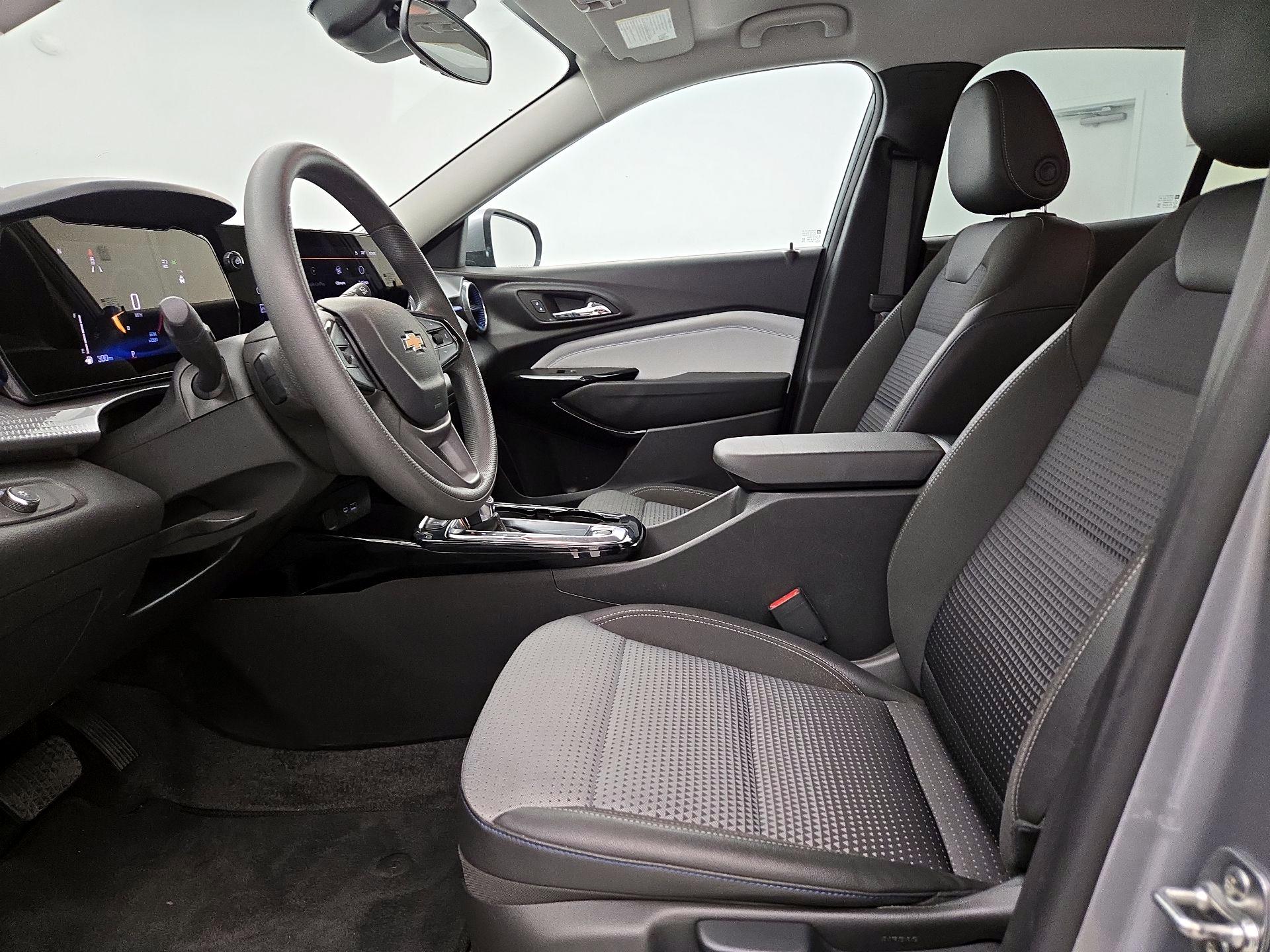 Thumbnail: 2025 Chevrolet Trax - 11