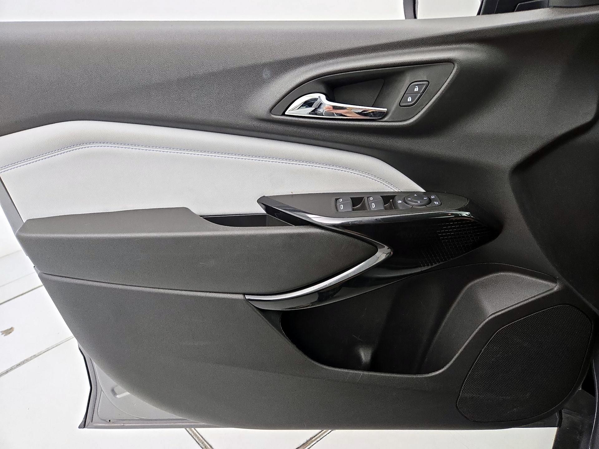 Thumbnail: 2025 Chevrolet Trax - 12