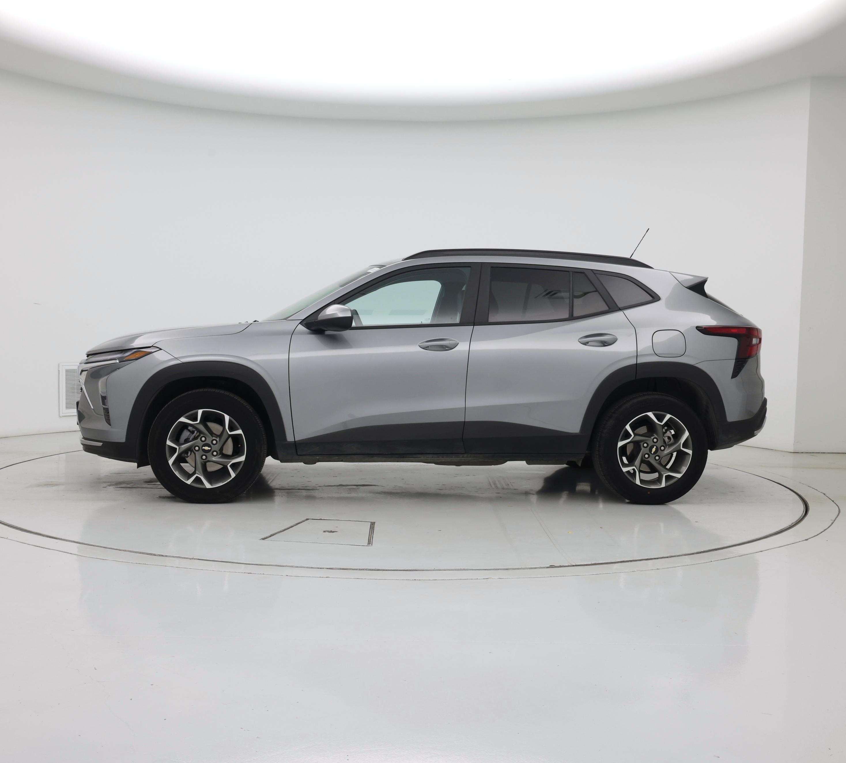 Thumbnail: 2025 Chevrolet Trax - 3