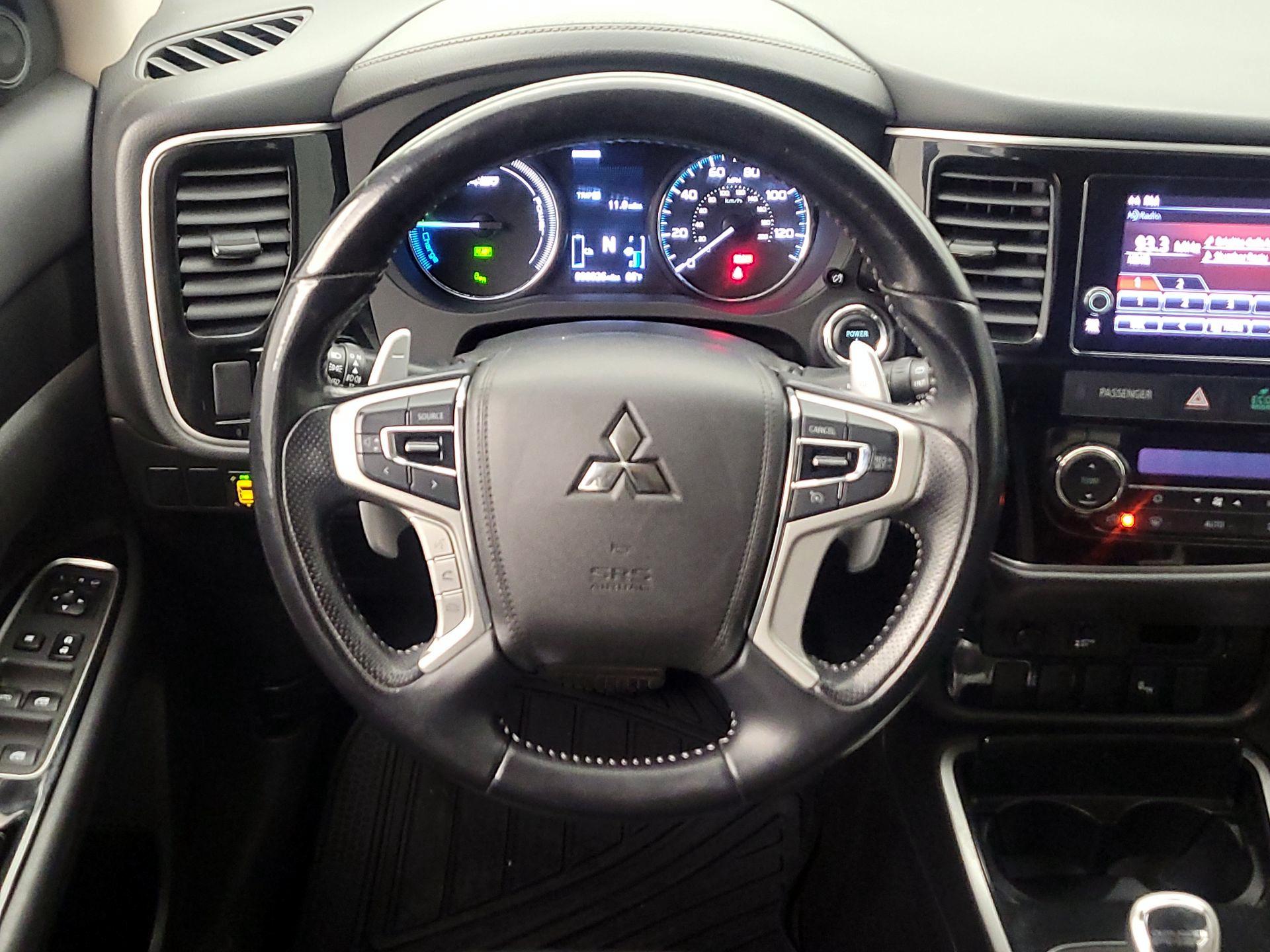 Thumbnail: 2018 Mitsubishi Outlander - 10