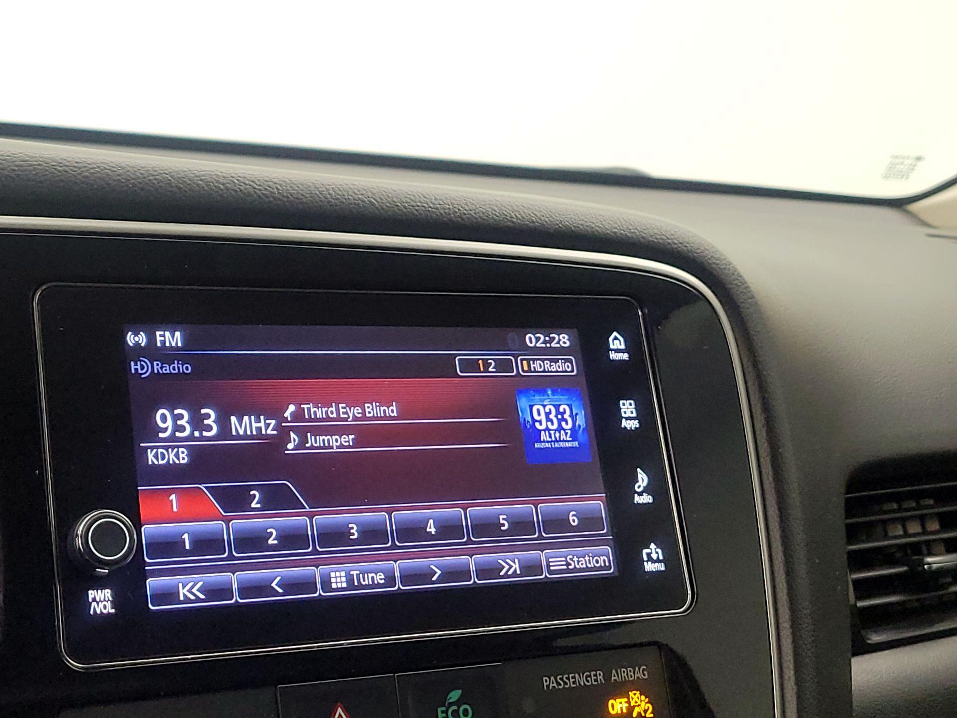 Thumbnail: 2018 Mitsubishi Outlander - 15