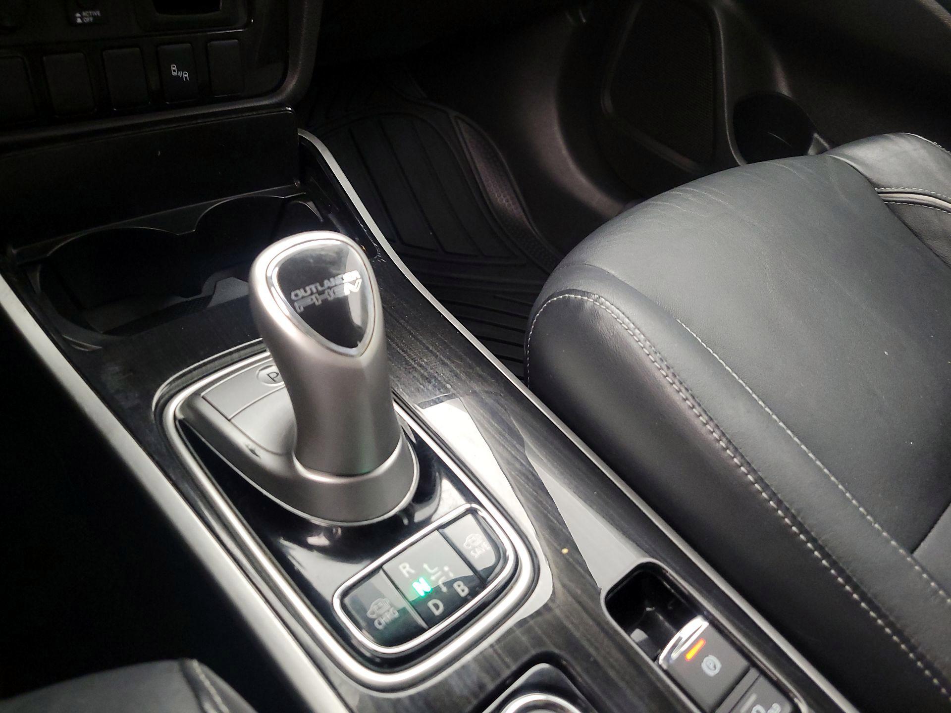 Thumbnail: 2018 Mitsubishi Outlander - 17