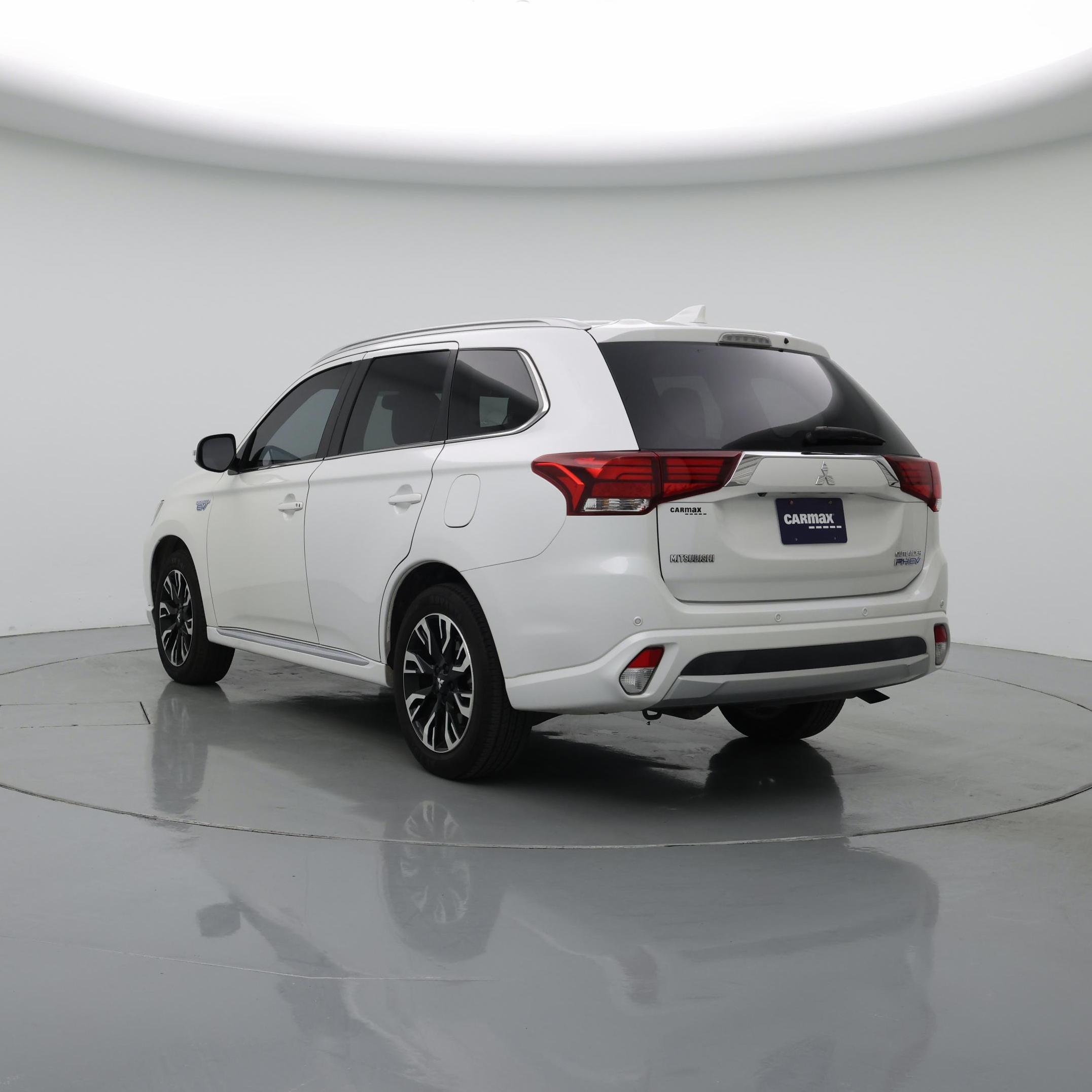 Thumbnail: 2018 Mitsubishi Outlander - 2