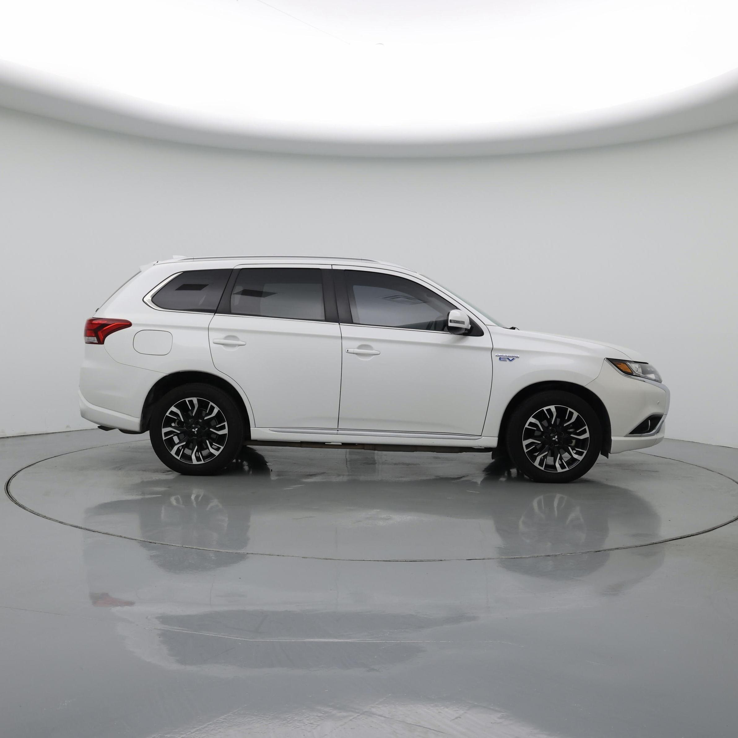 Thumbnail: 2018 Mitsubishi Outlander - 7