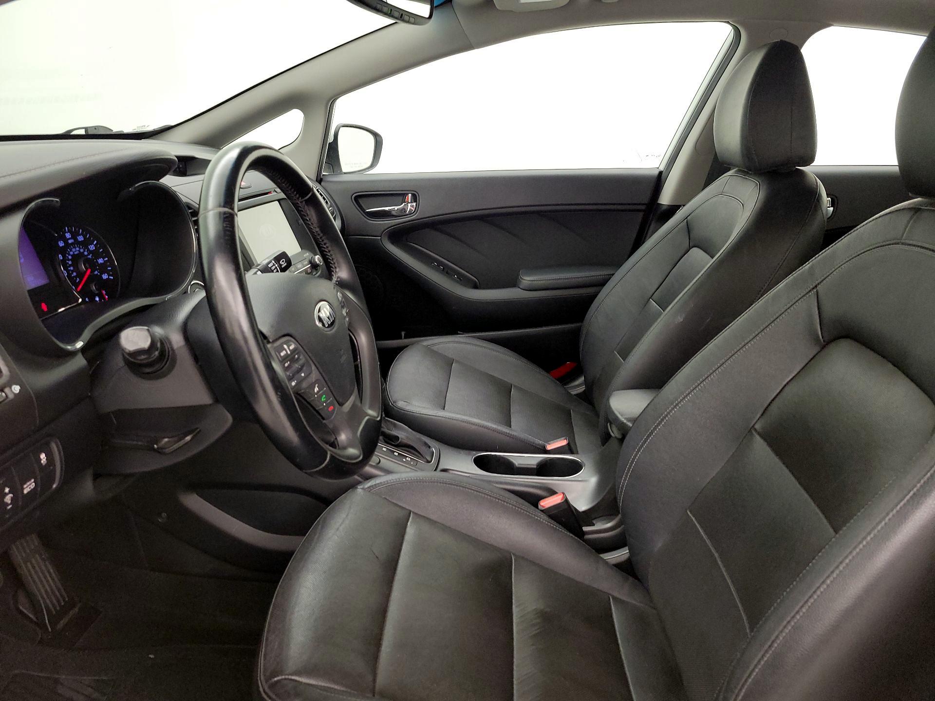 Thumbnail: 2016 Kia Forte - 11