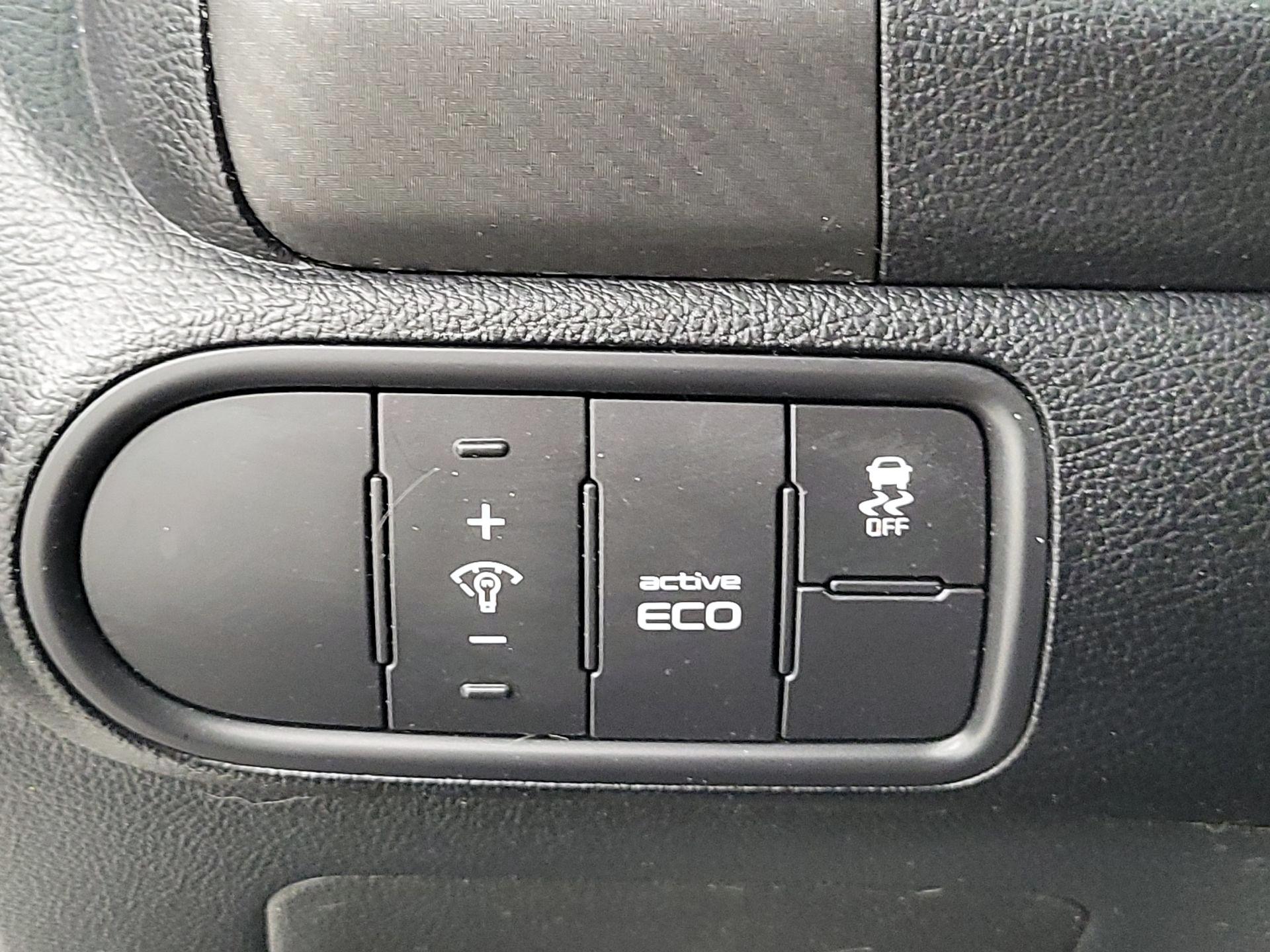 Thumbnail: 2016 Kia Forte - 13