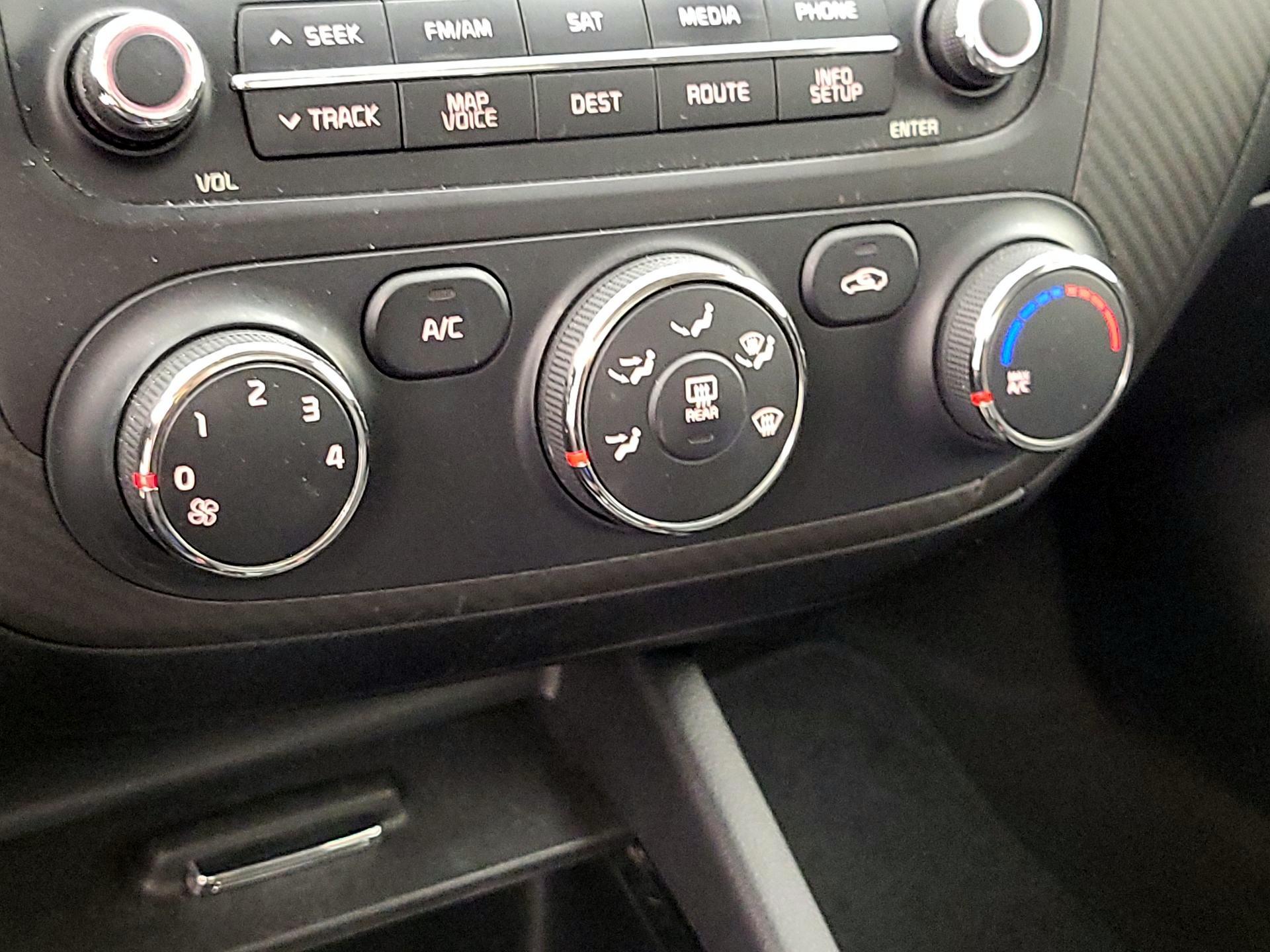 Thumbnail: 2016 Kia Forte - 15