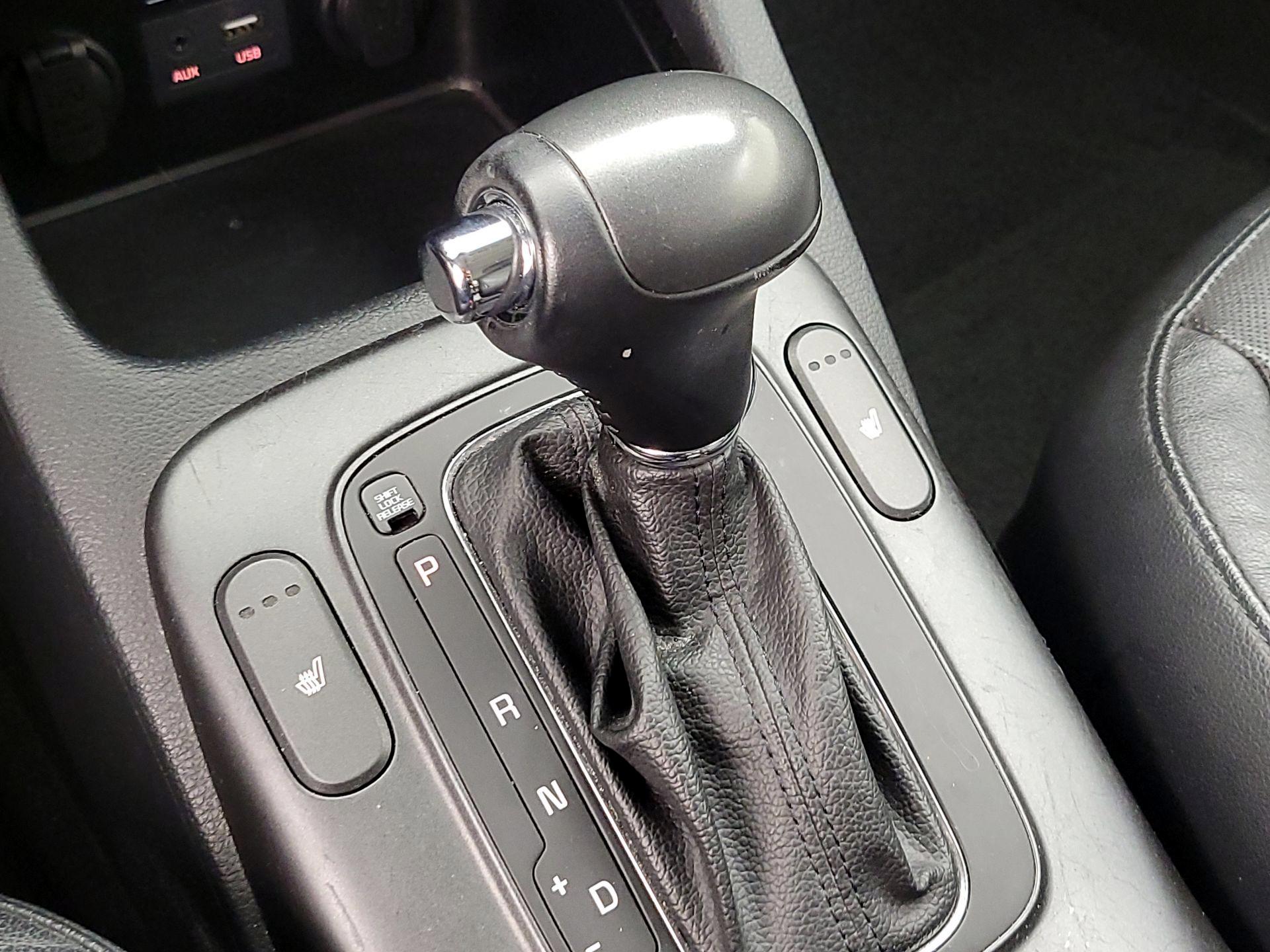 Thumbnail: 2016 Kia Forte - 16