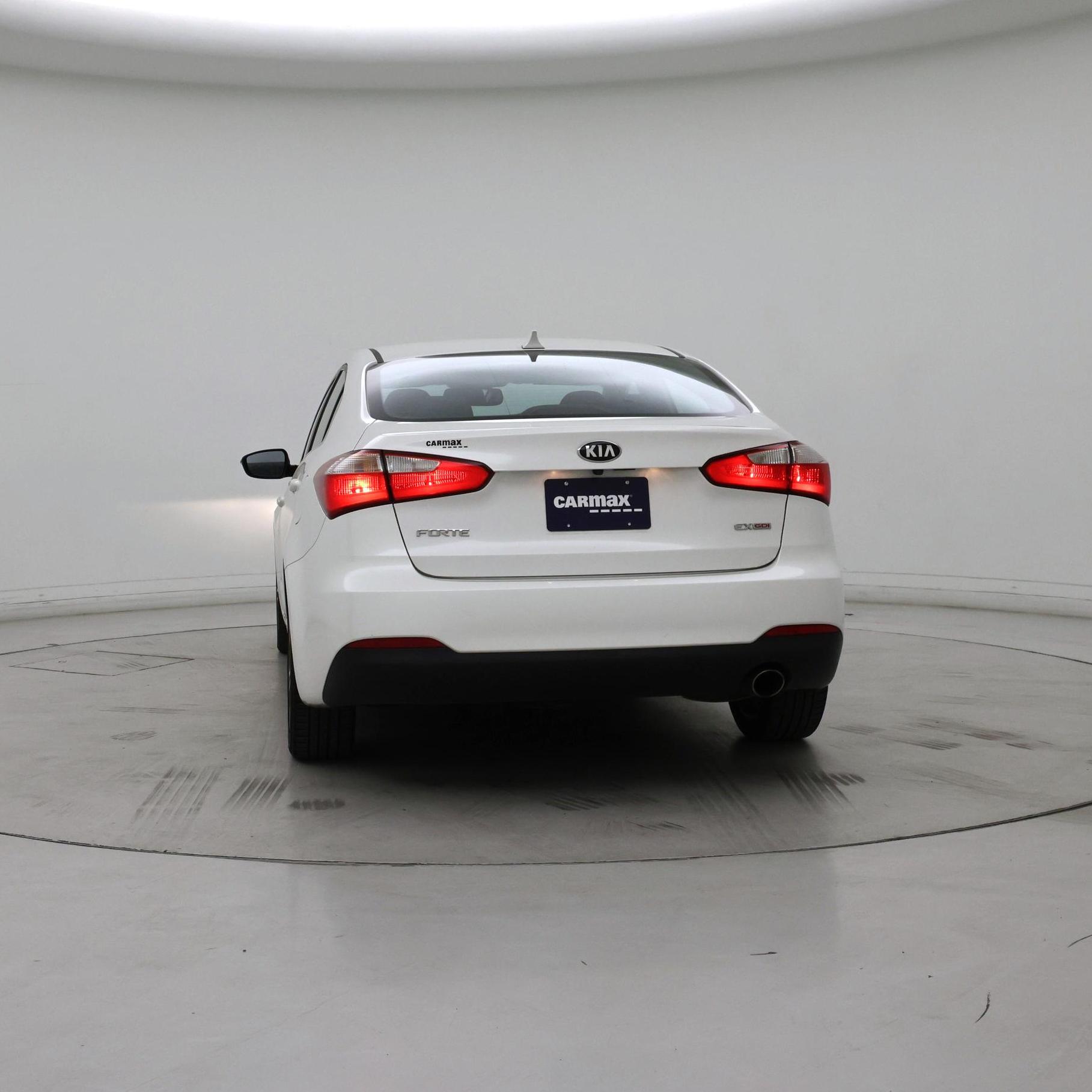 Thumbnail: 2016 Kia Forte - 6