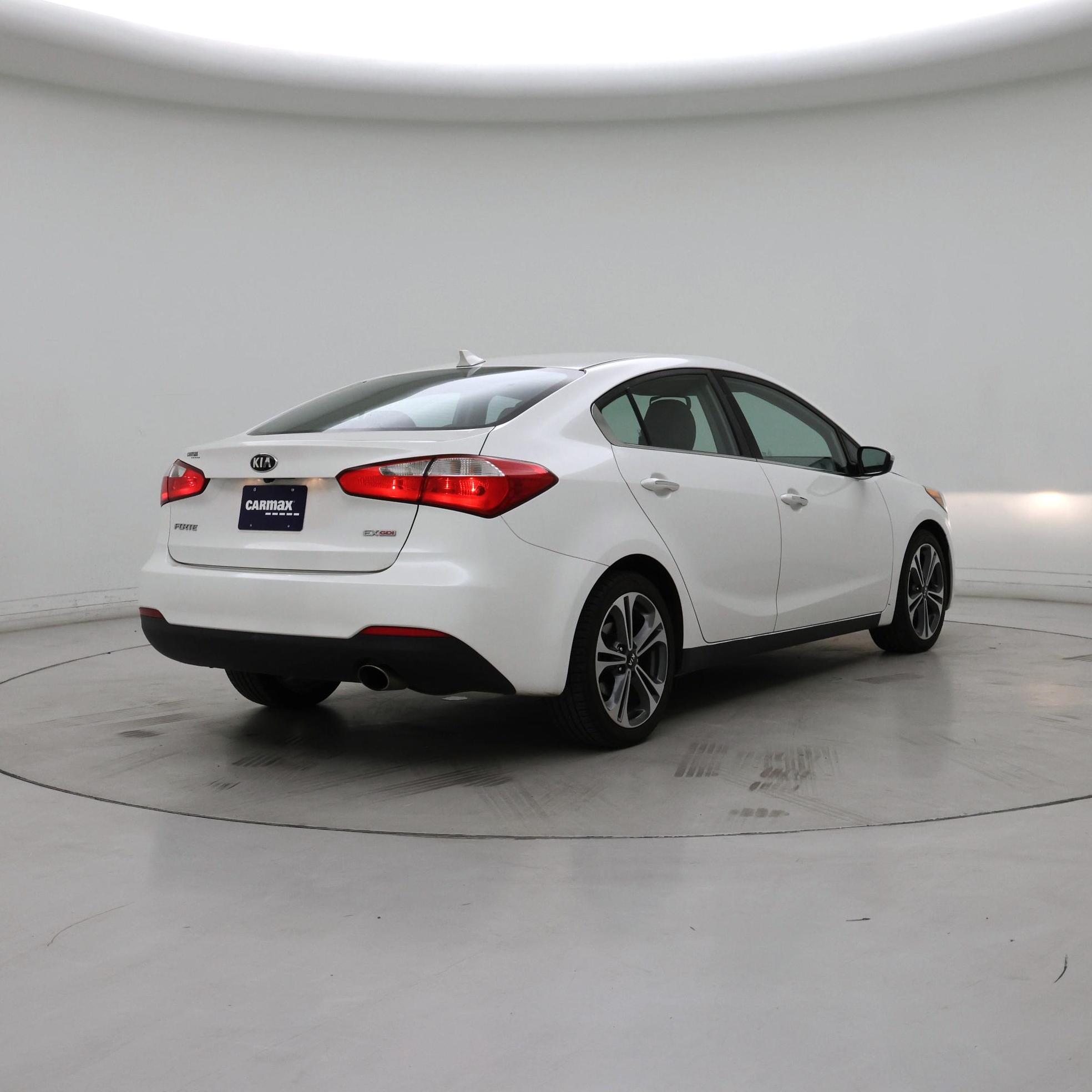 Thumbnail: 2016 Kia Forte - 8