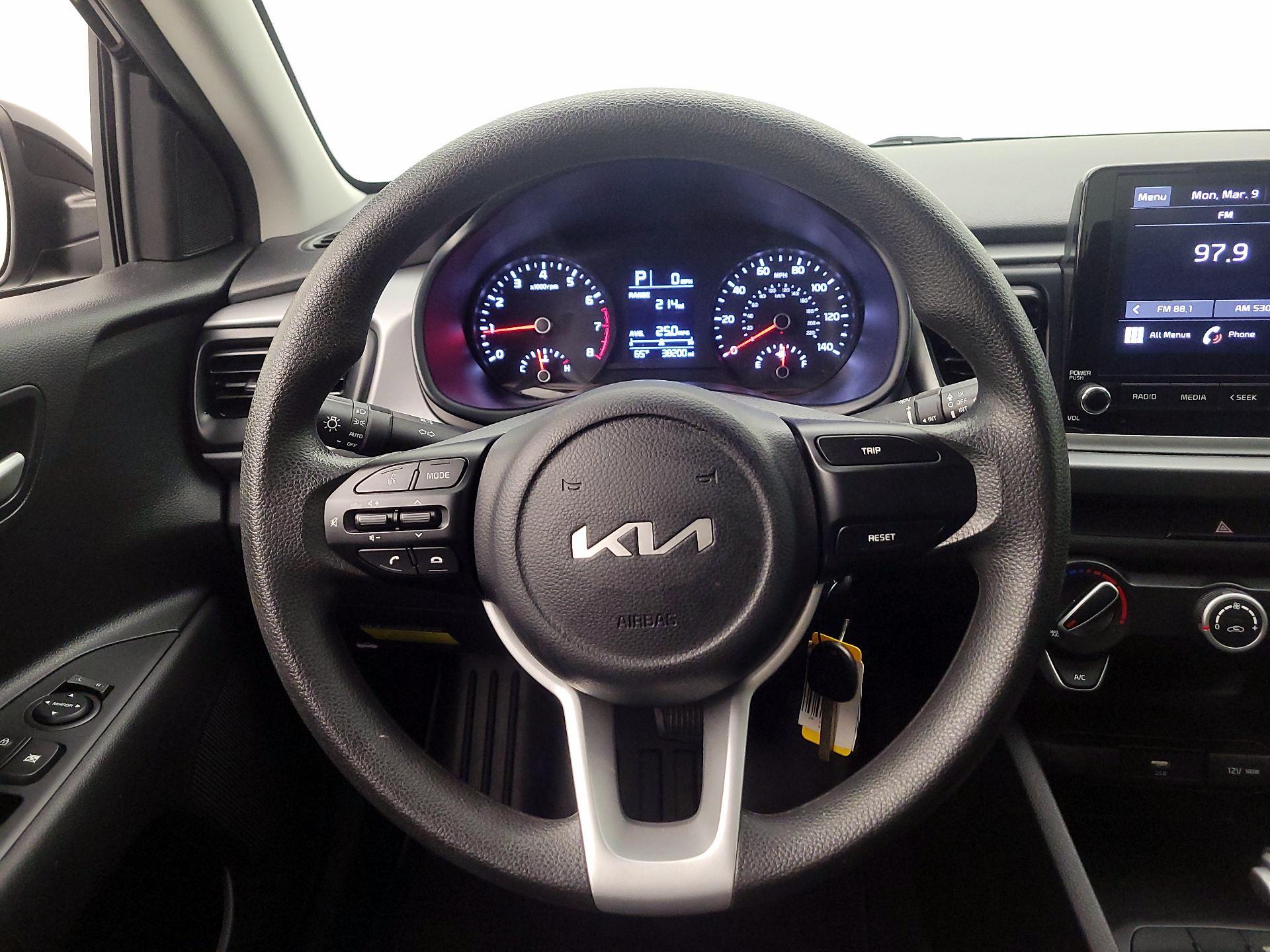 Thumbnail: 2023 Kia Rio - 10