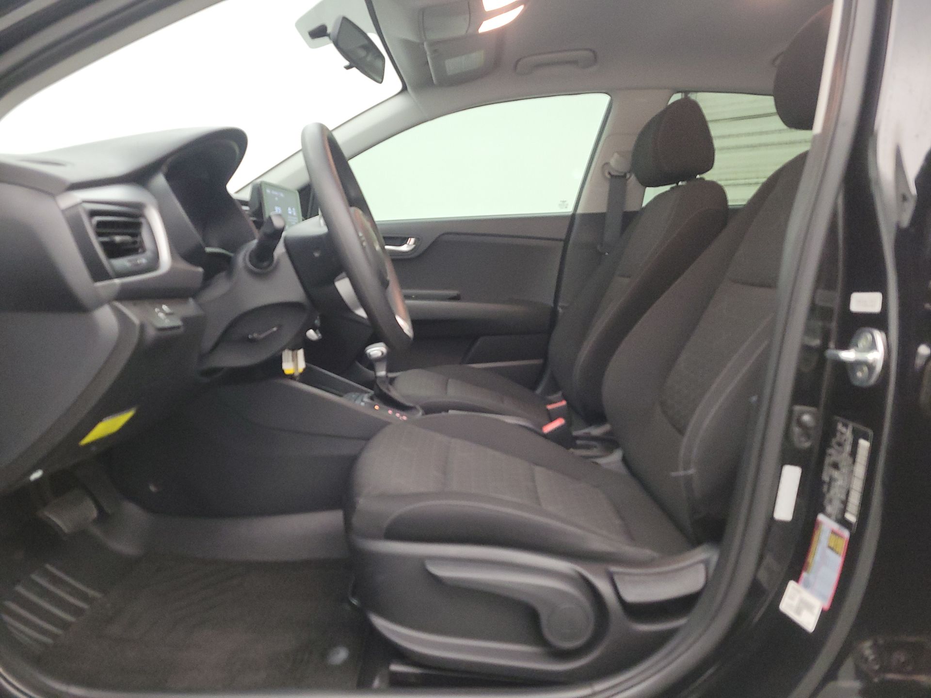 Thumbnail: 2023 Kia Rio - 11