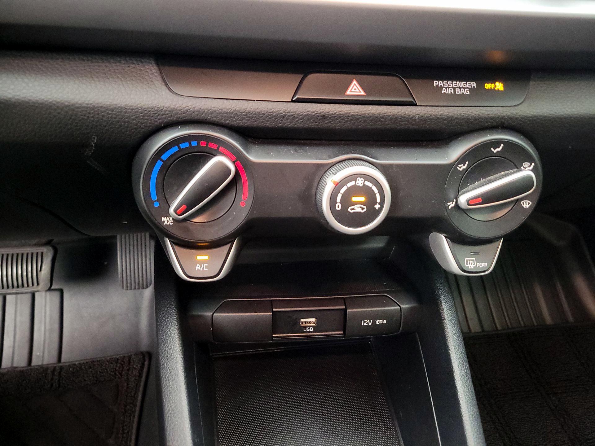 Thumbnail: 2023 Kia Rio - 16