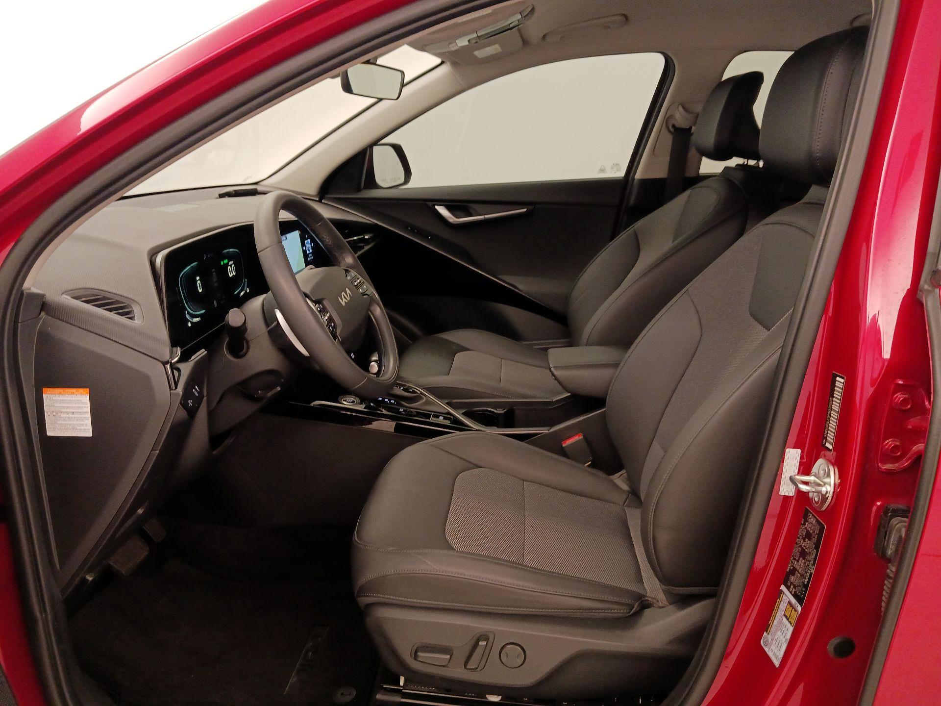 Thumbnail: 2023 Kia Niro - 11