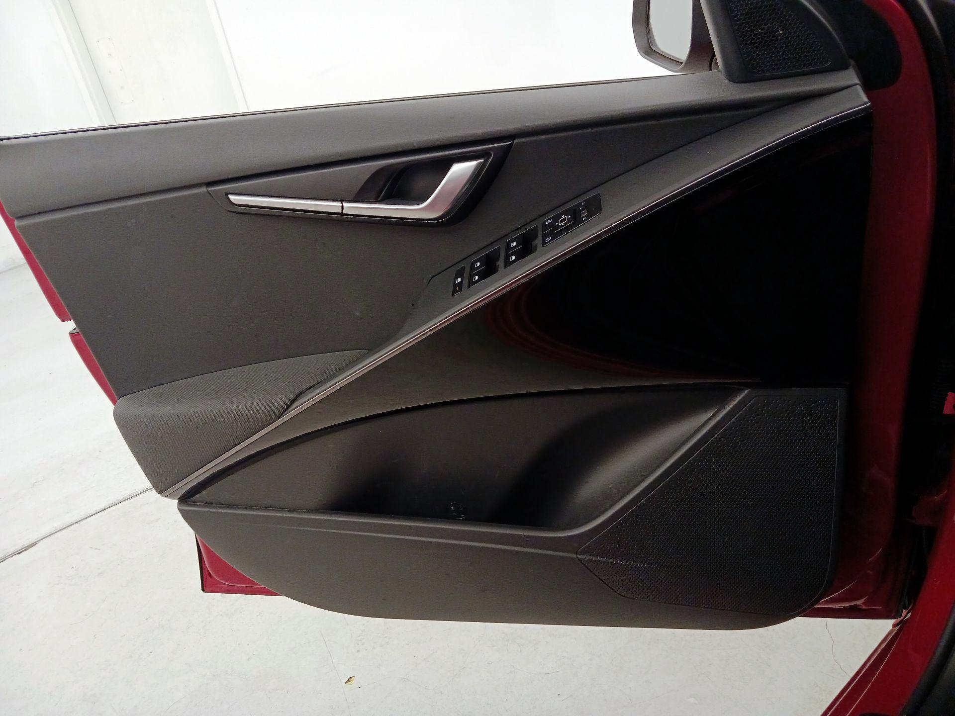 Thumbnail: 2023 Kia Niro - 12