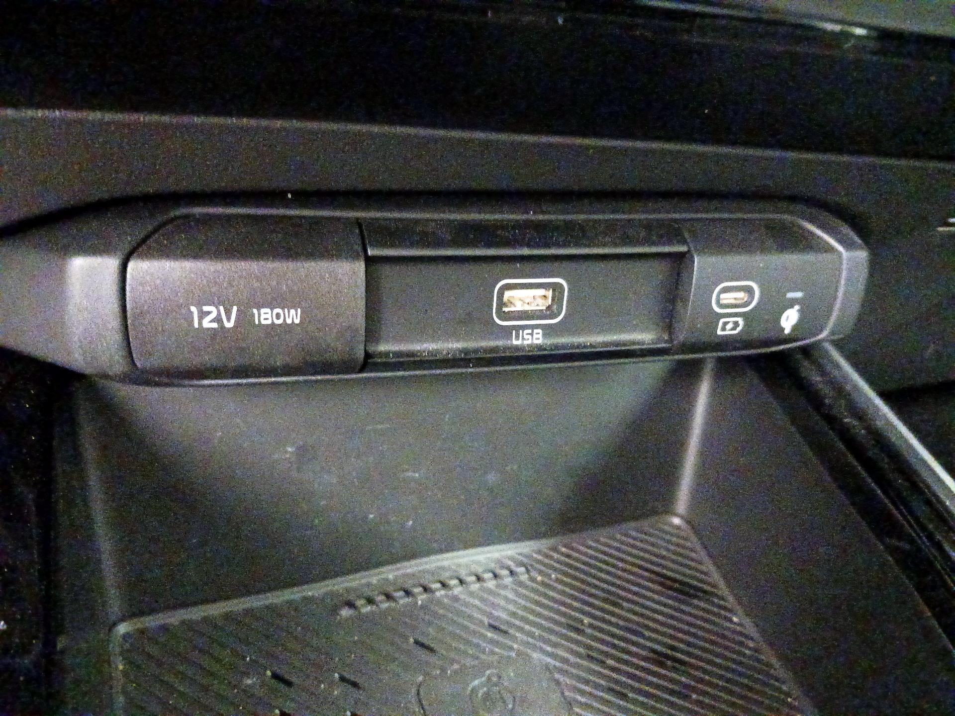 Thumbnail: 2023 Kia Niro - 19