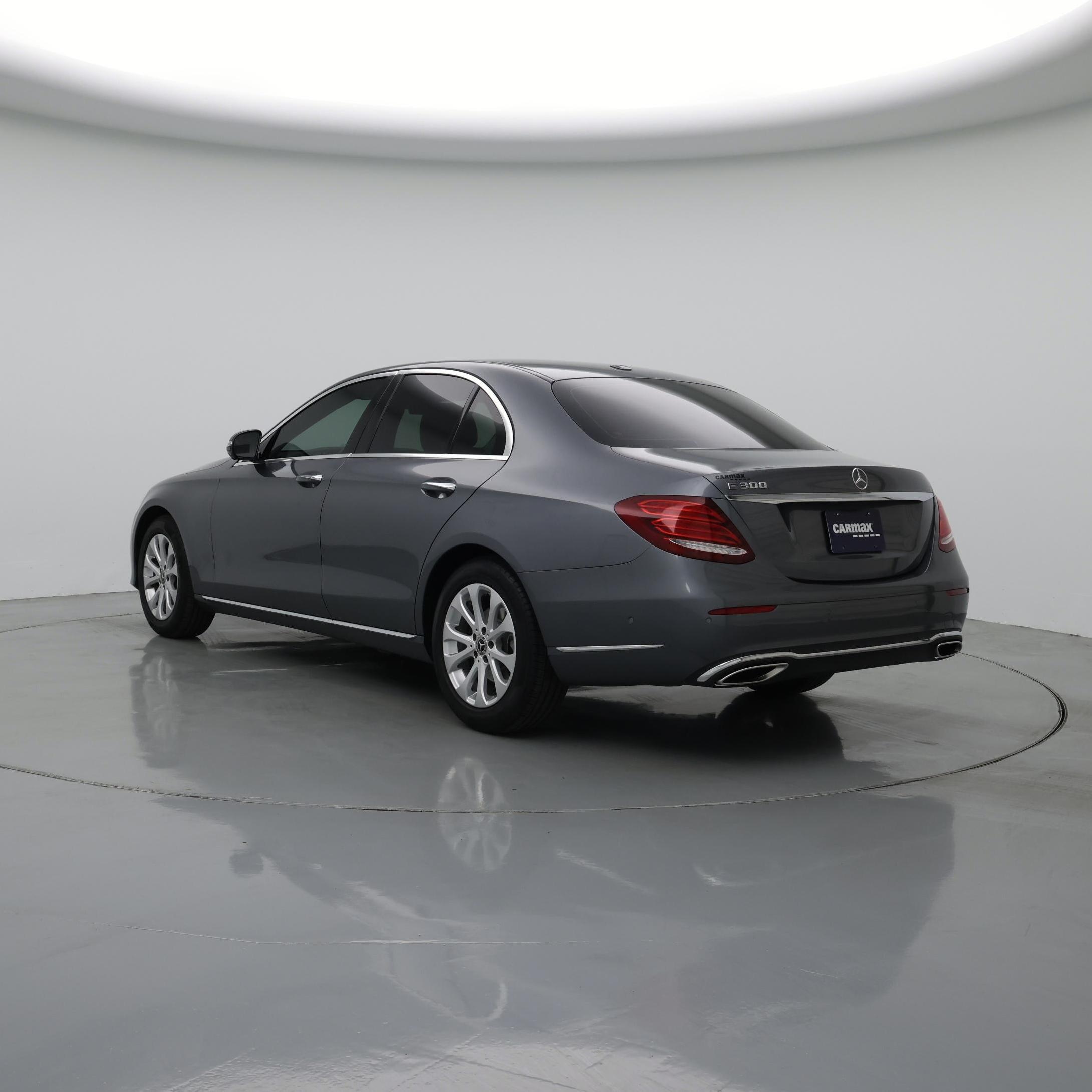 Thumbnail: 2018 Mercedes-Benz E-Class - 2