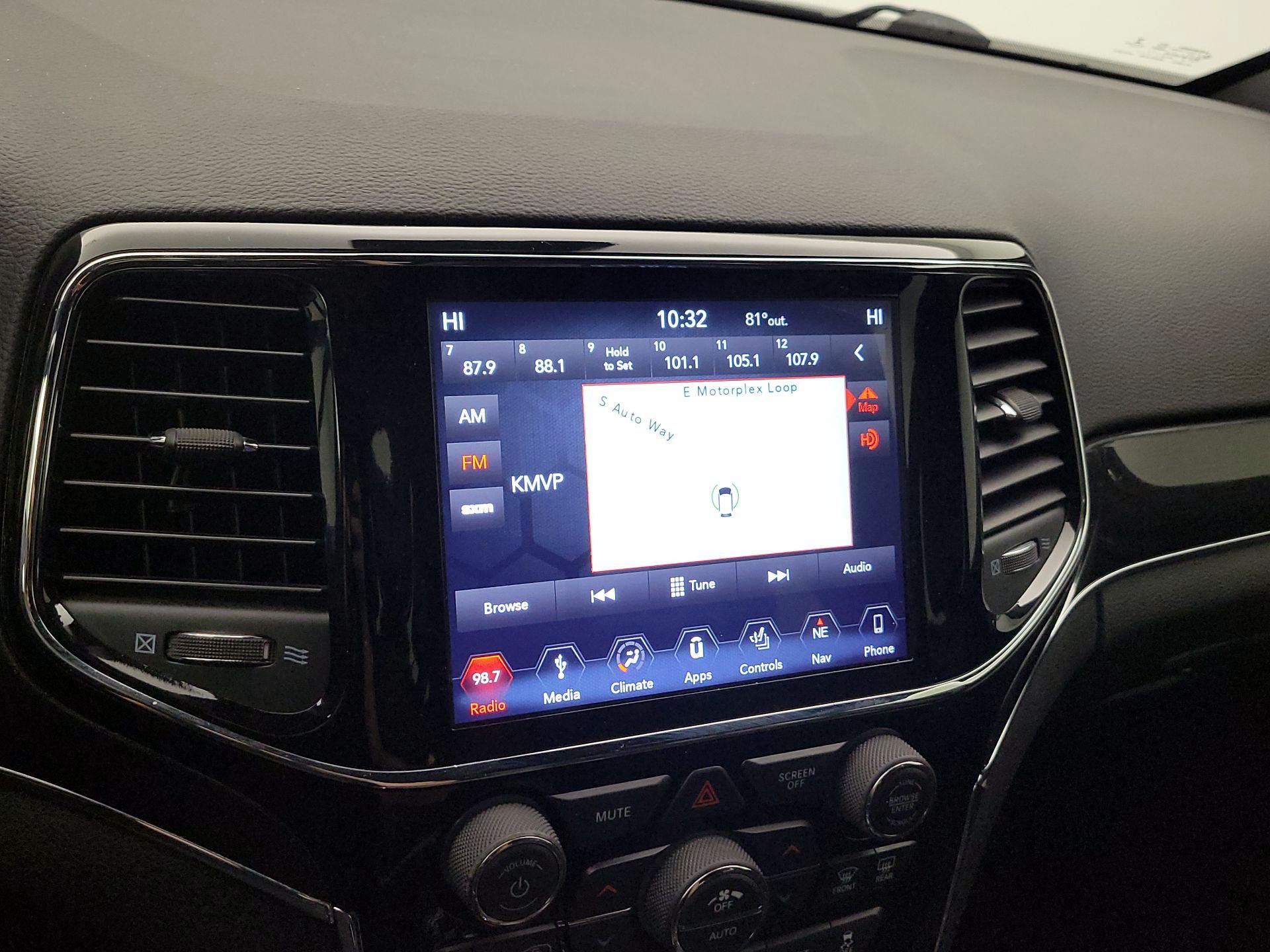 Thumbnail: 2019 Jeep Grand Cherokee - 15