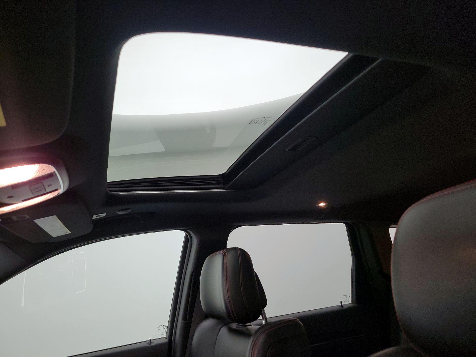 Thumbnail: 2019 Jeep Grand Cherokee - 19