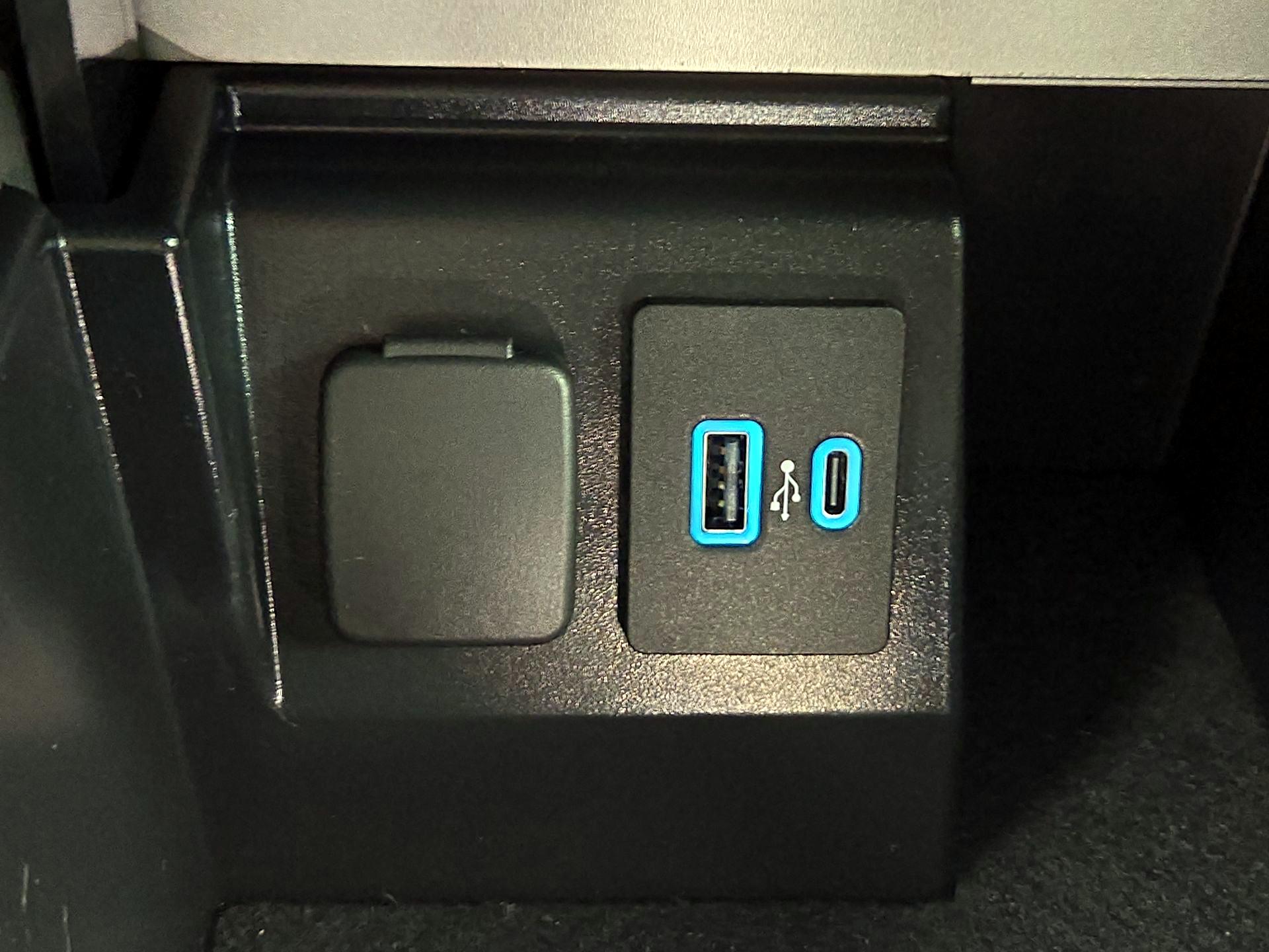 Thumbnail: 2023 Ford Explorer - 18