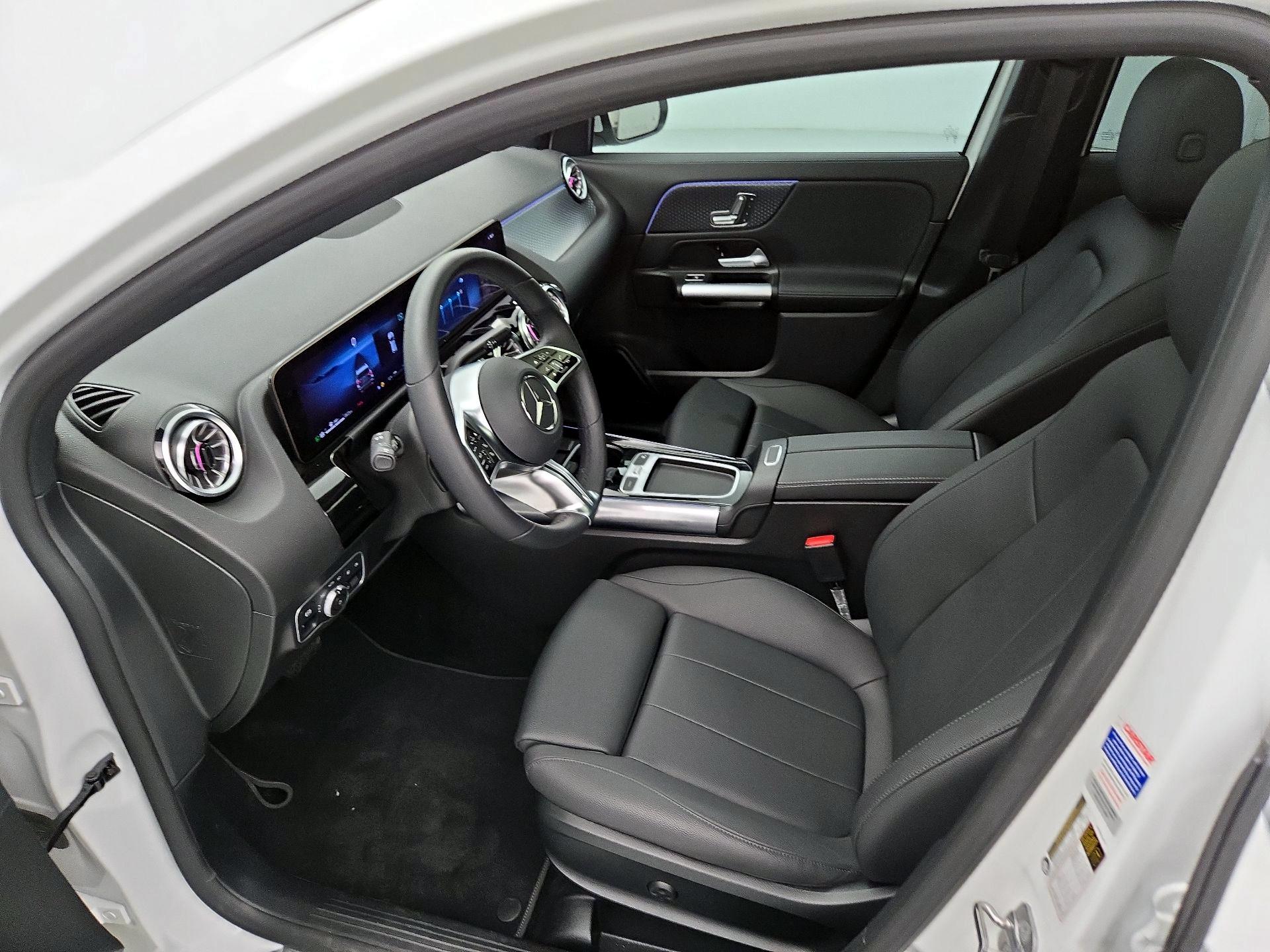 Thumbnail: 2025 Mercedes-Benz GLA - 11