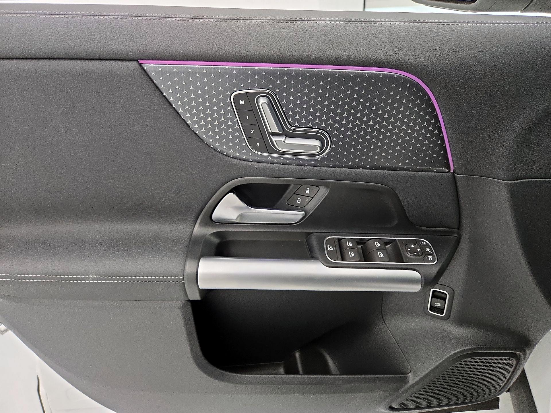 Thumbnail: 2025 Mercedes-Benz GLA - 12