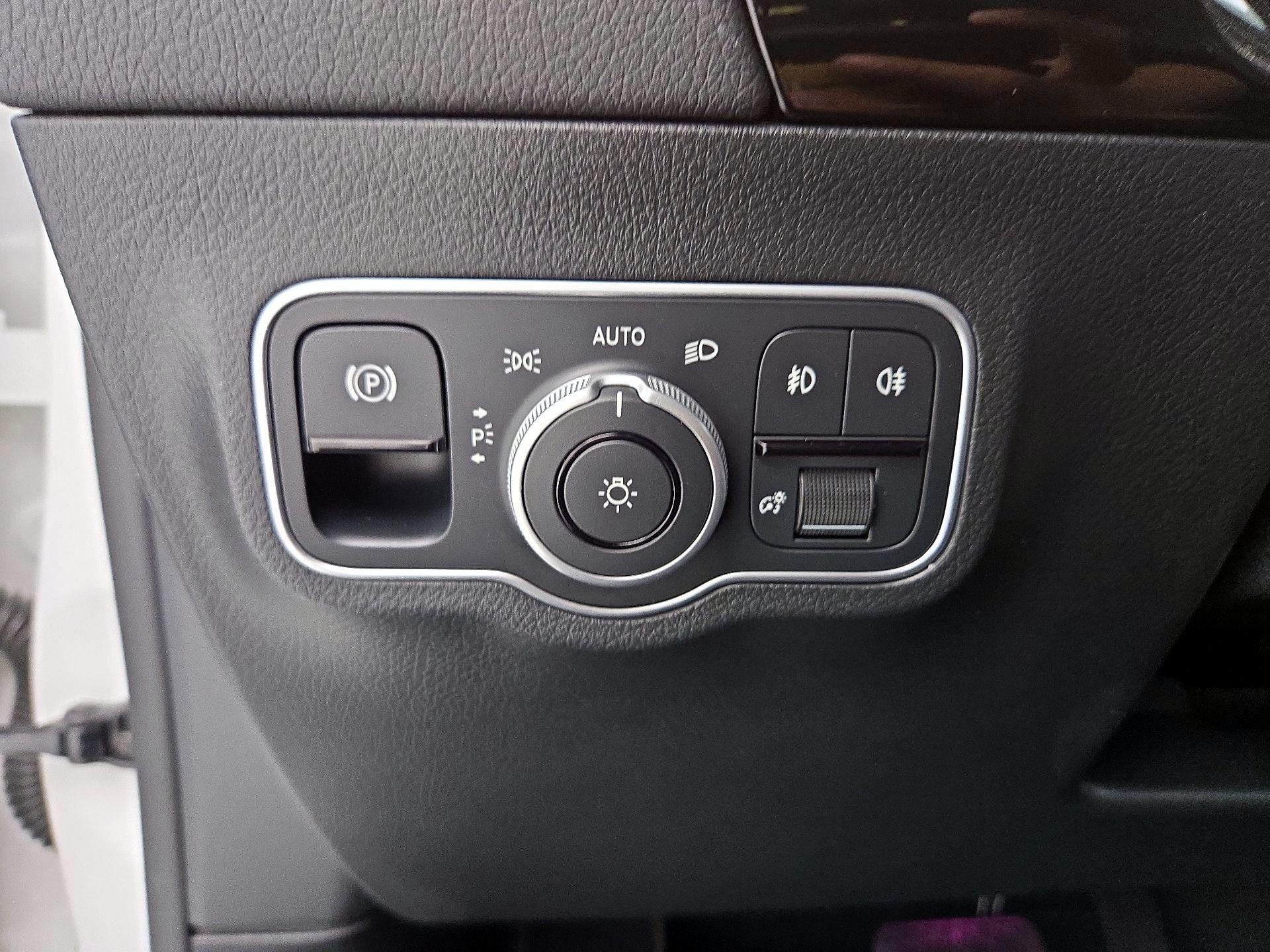 Thumbnail: 2025 Mercedes-Benz GLA - 13