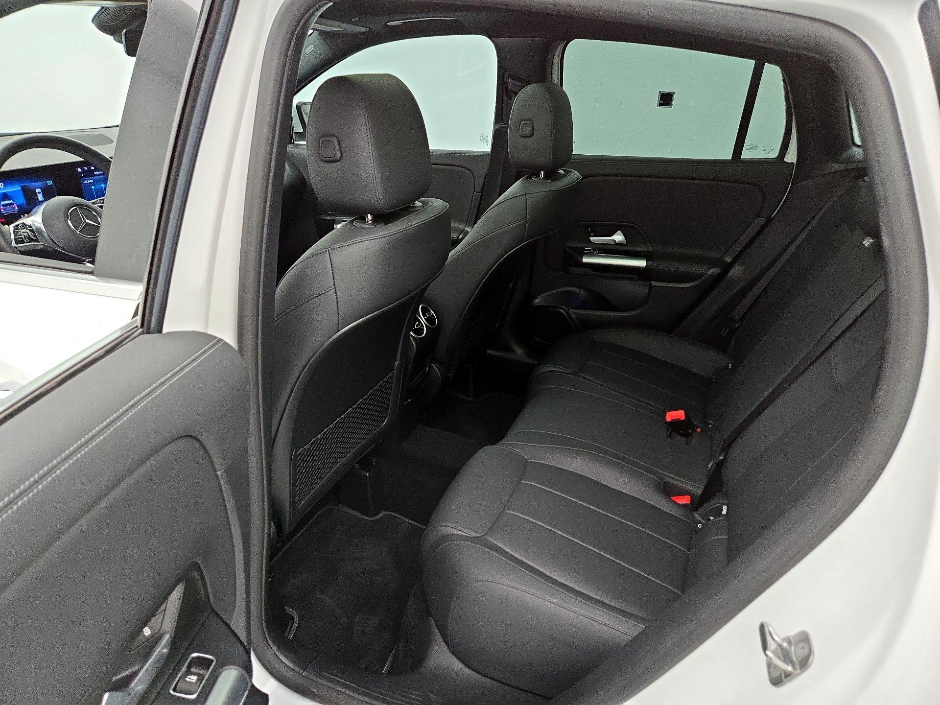 Thumbnail: 2025 Mercedes-Benz GLA - 20