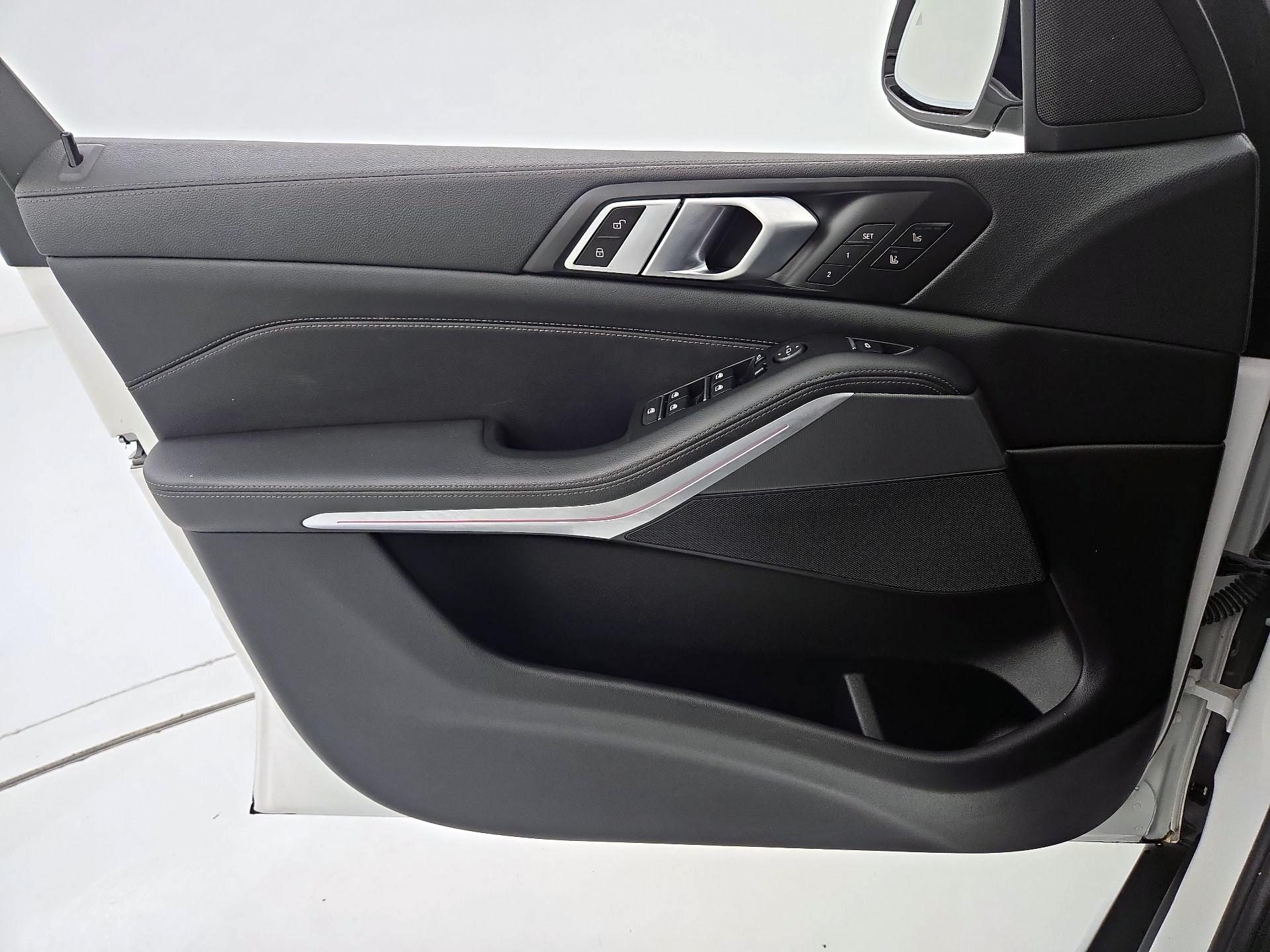 Thumbnail: 2021 BMW X5 - 12