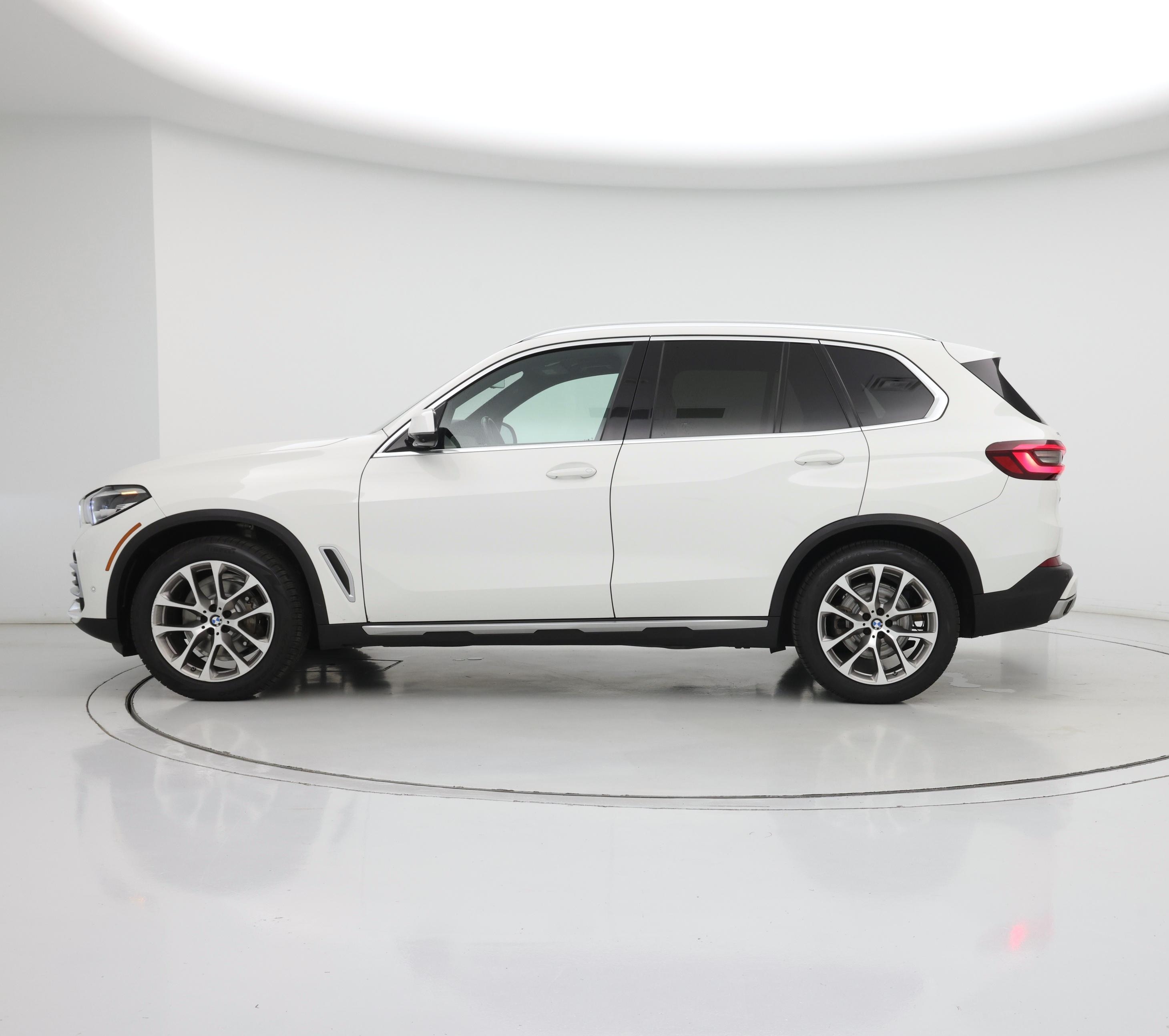 Thumbnail: 2021 BMW X5 - 3