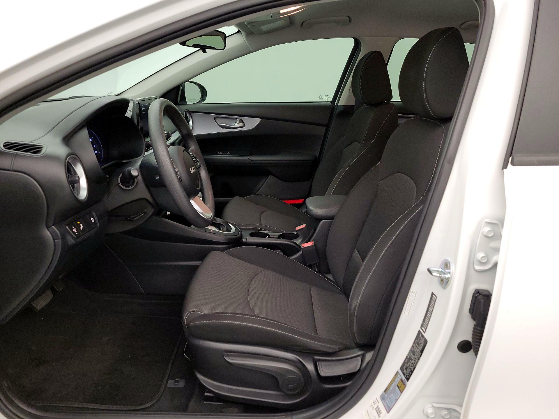 Thumbnail: 2022 Kia Forte - 11