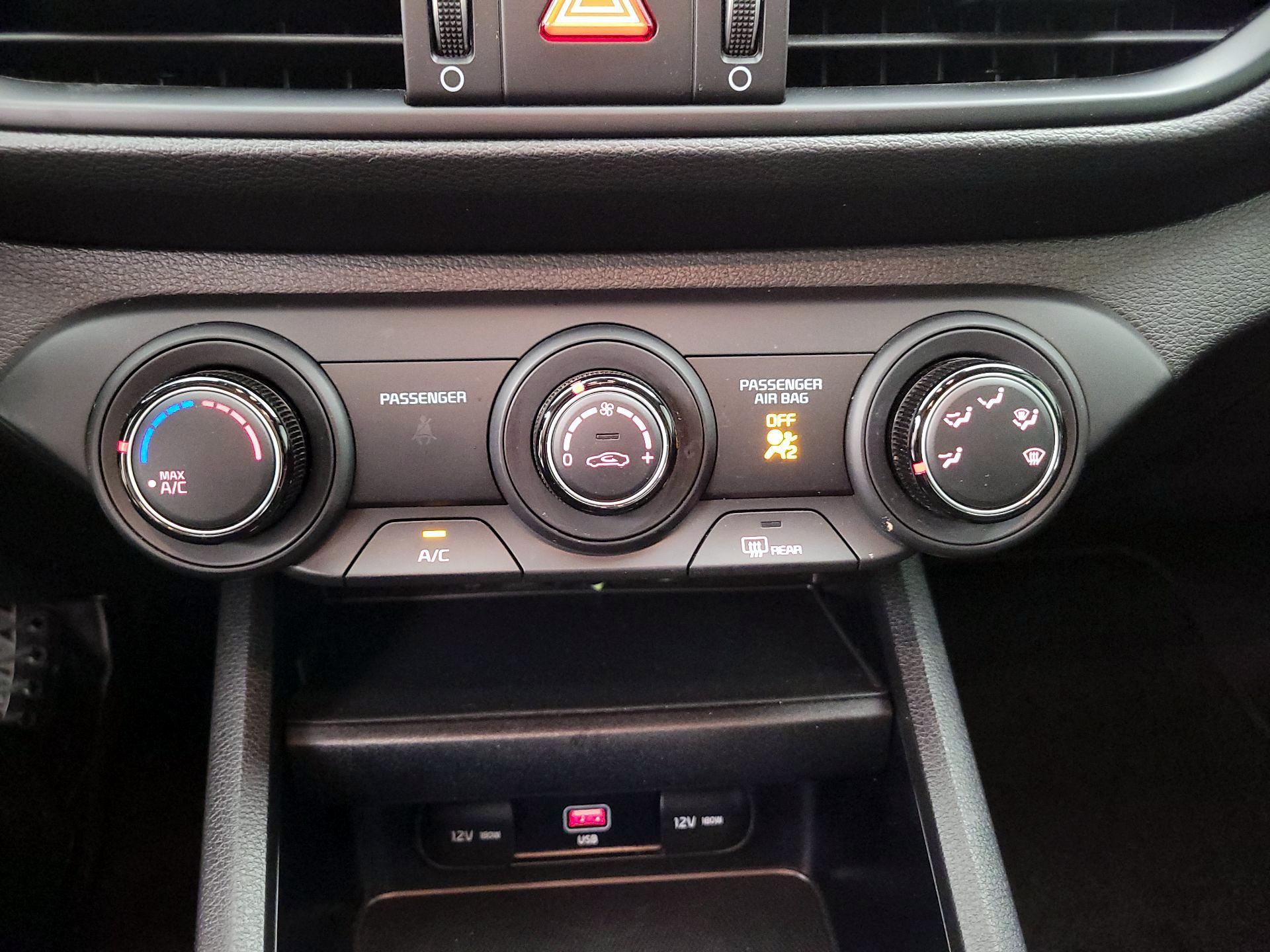 Thumbnail: 2022 Kia Forte - 16