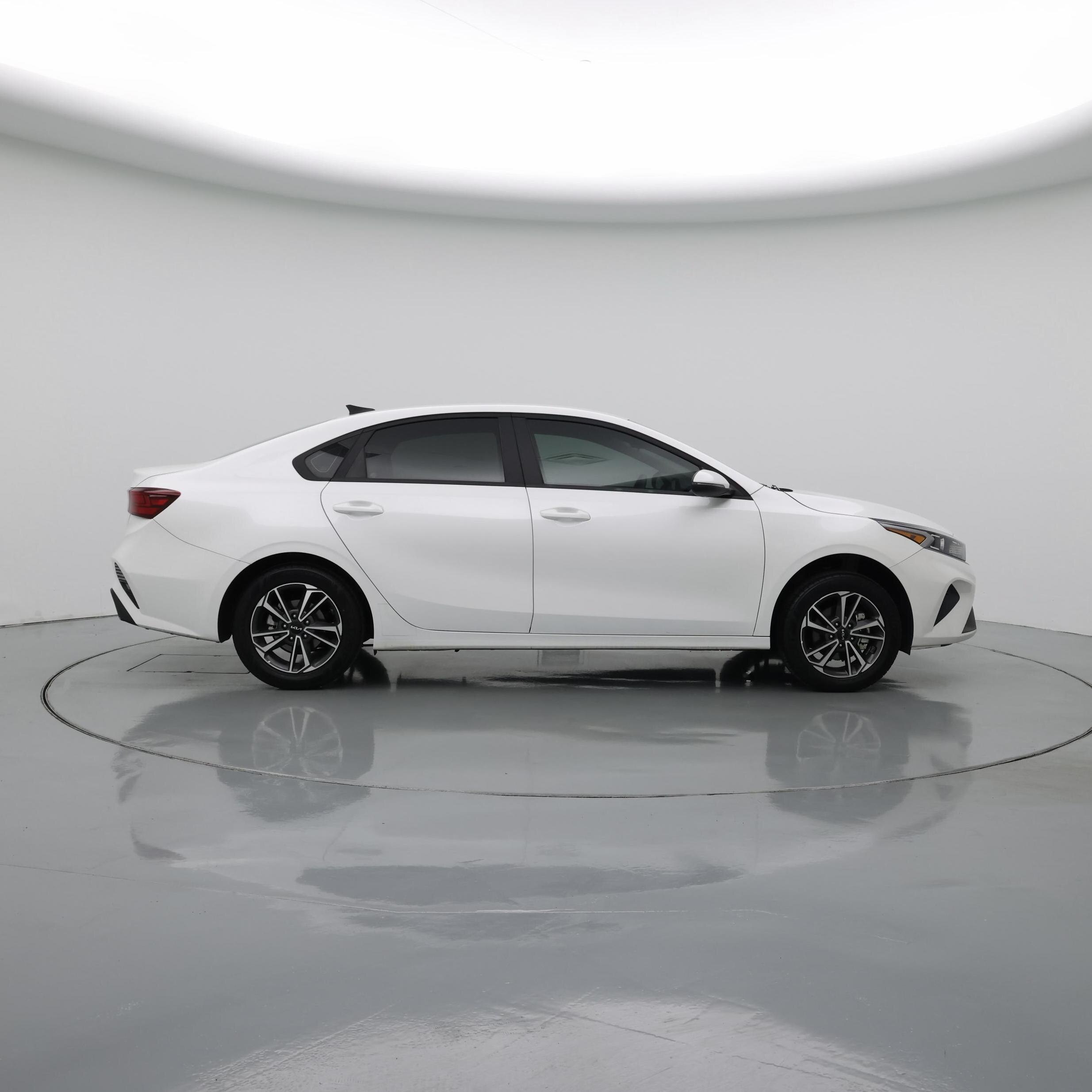 Thumbnail: 2022 Kia Forte - 7