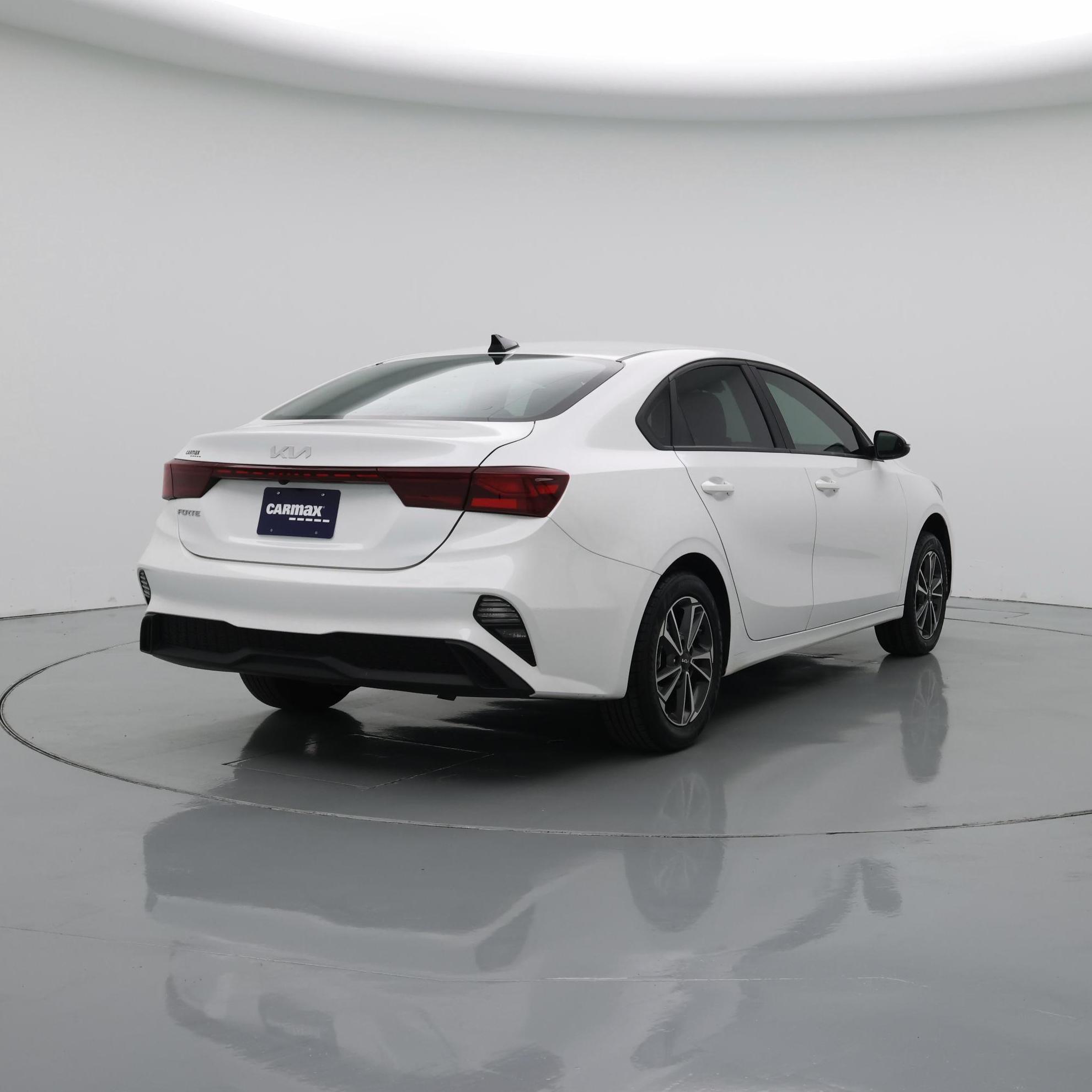 Thumbnail: 2022 Kia Forte - 8
