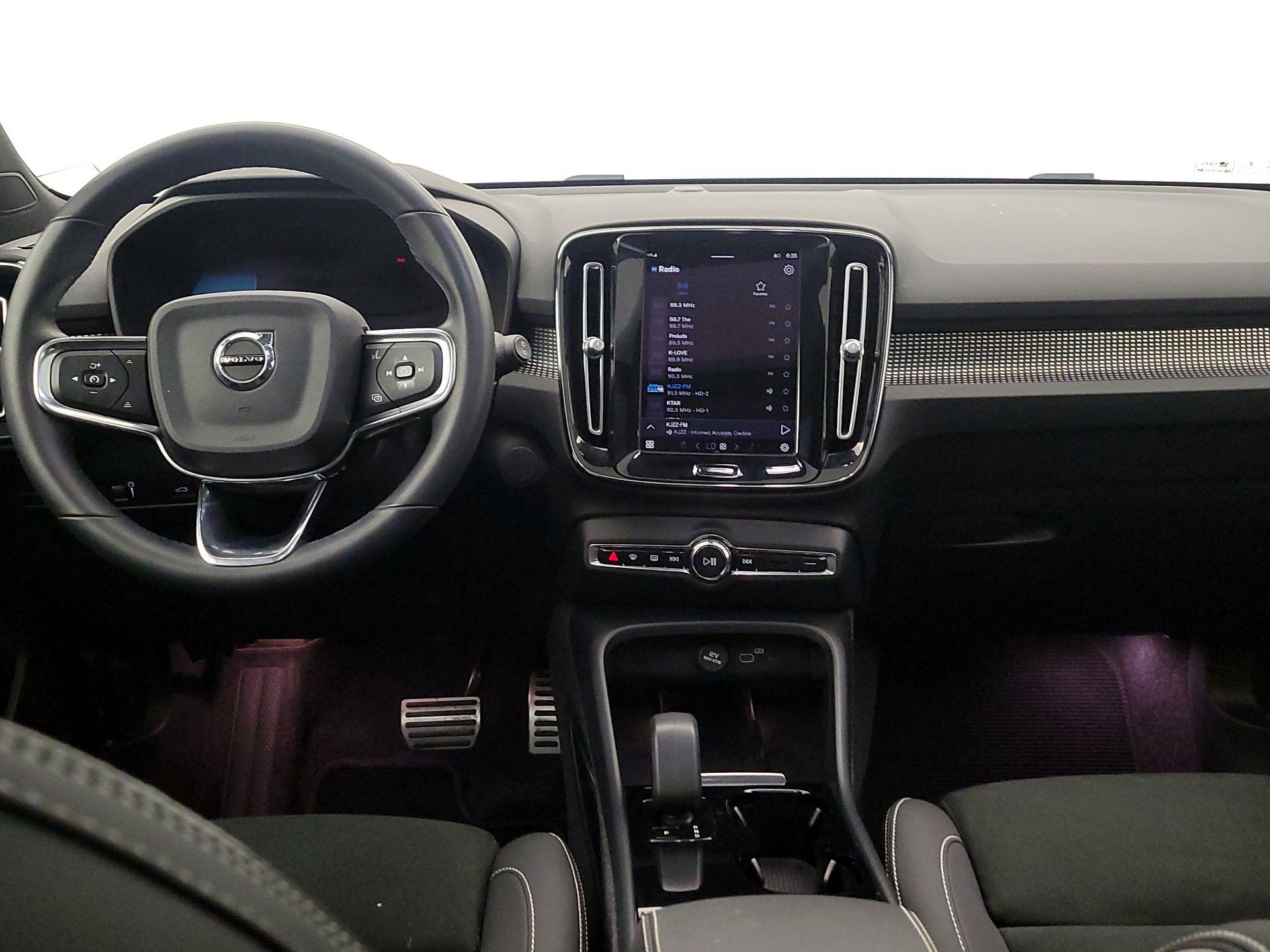 Thumbnail: 2022 Volvo XC40 - 9