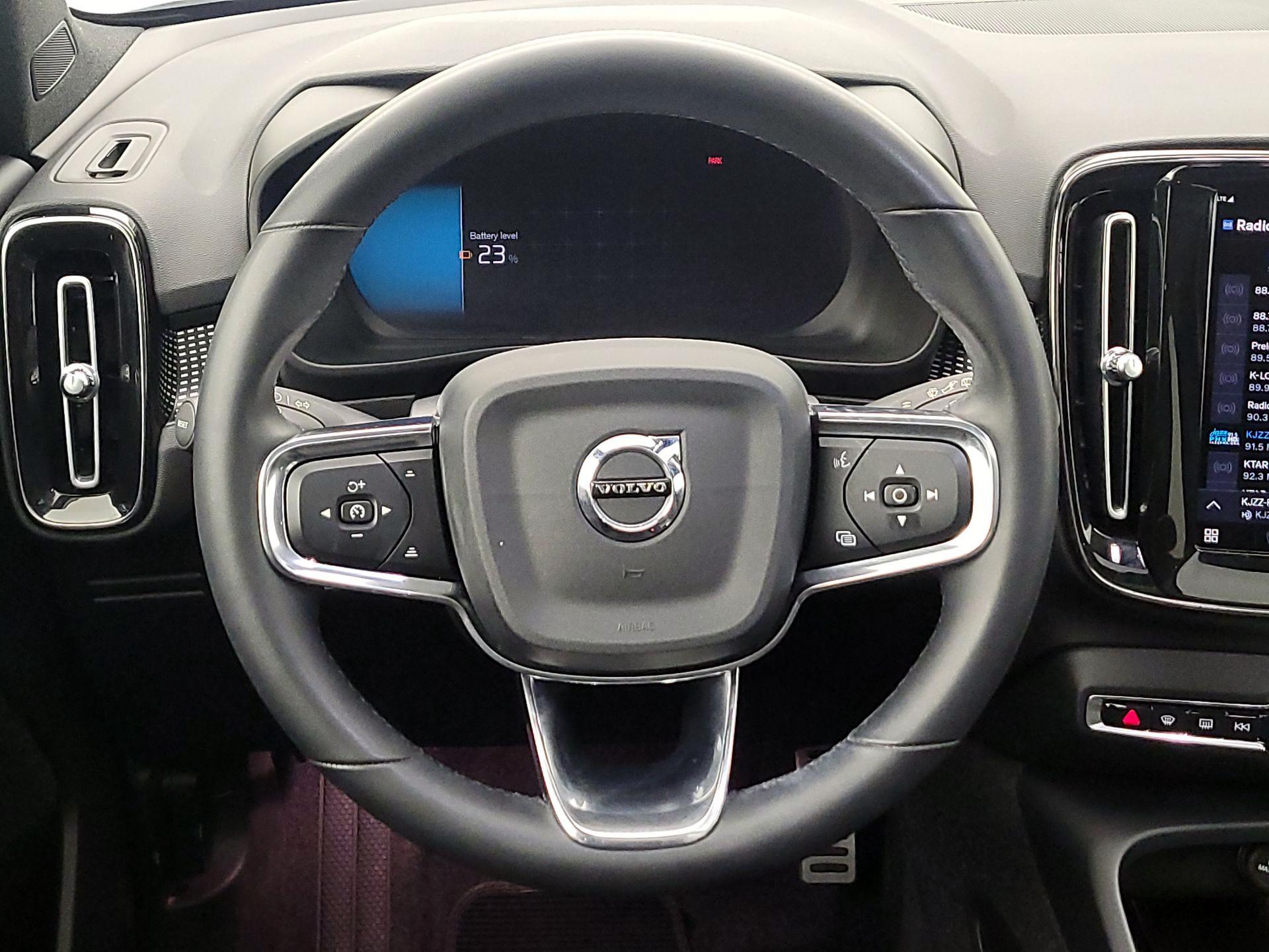 Thumbnail: 2022 Volvo XC40 - 10