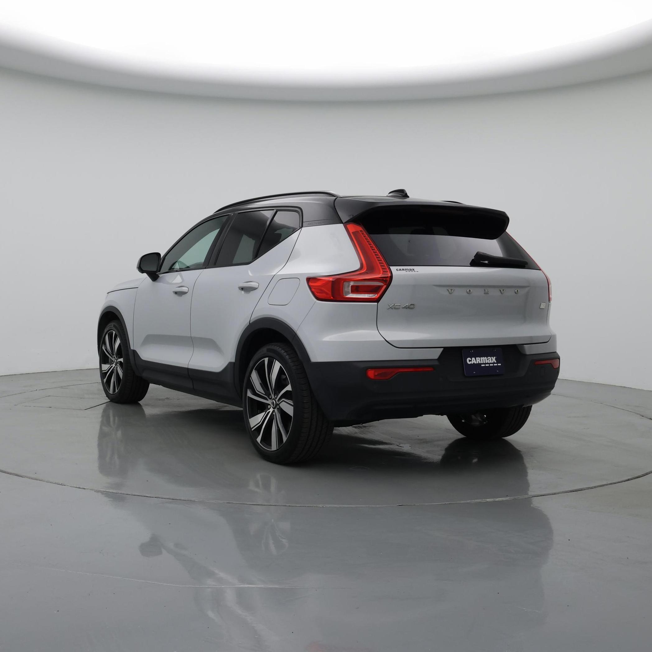 Thumbnail: 2022 Volvo XC40 - 2