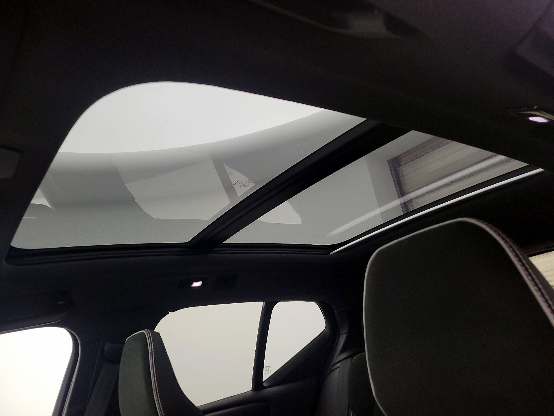 Thumbnail: 2022 Volvo XC40 - 19