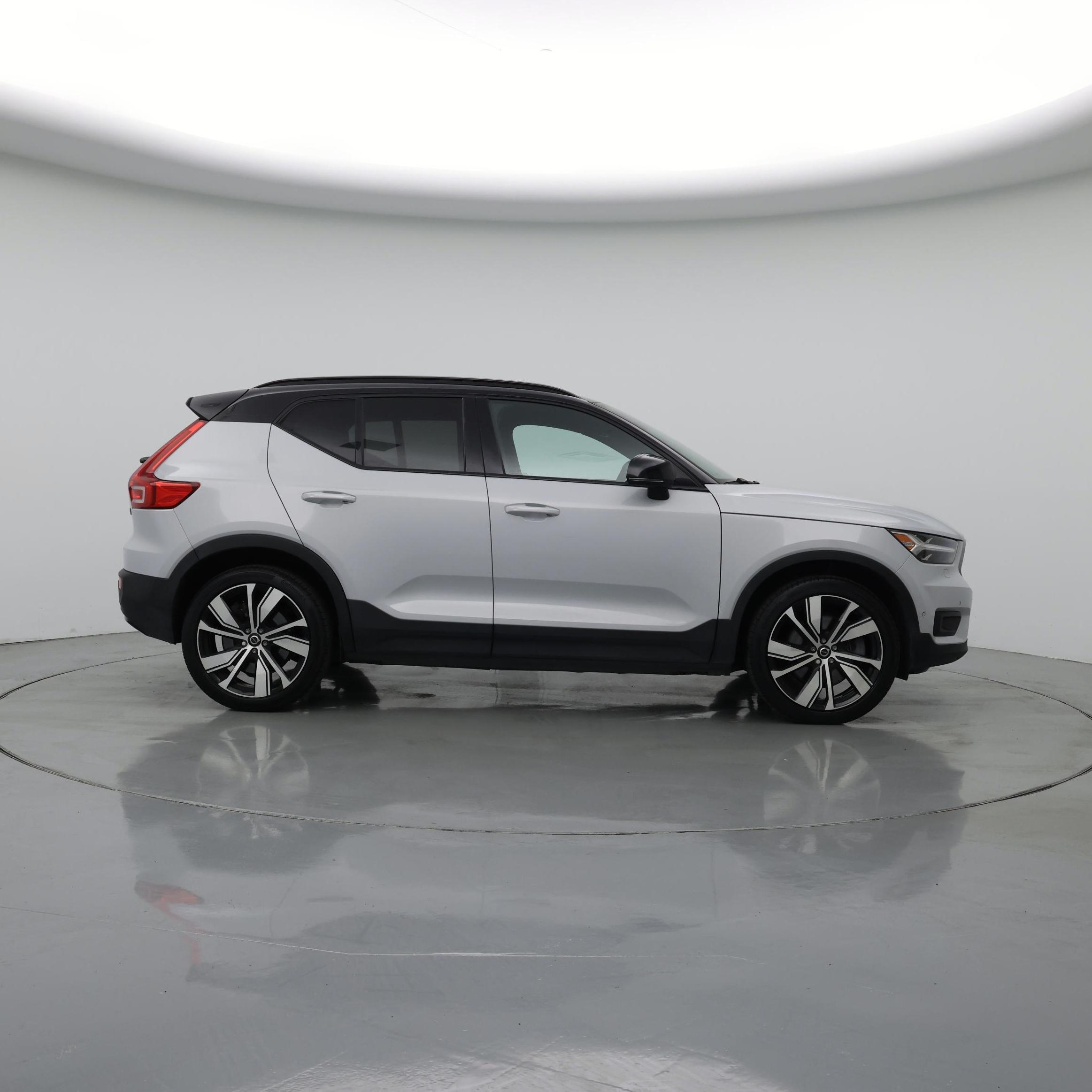 Thumbnail: 2022 Volvo XC40 - 7