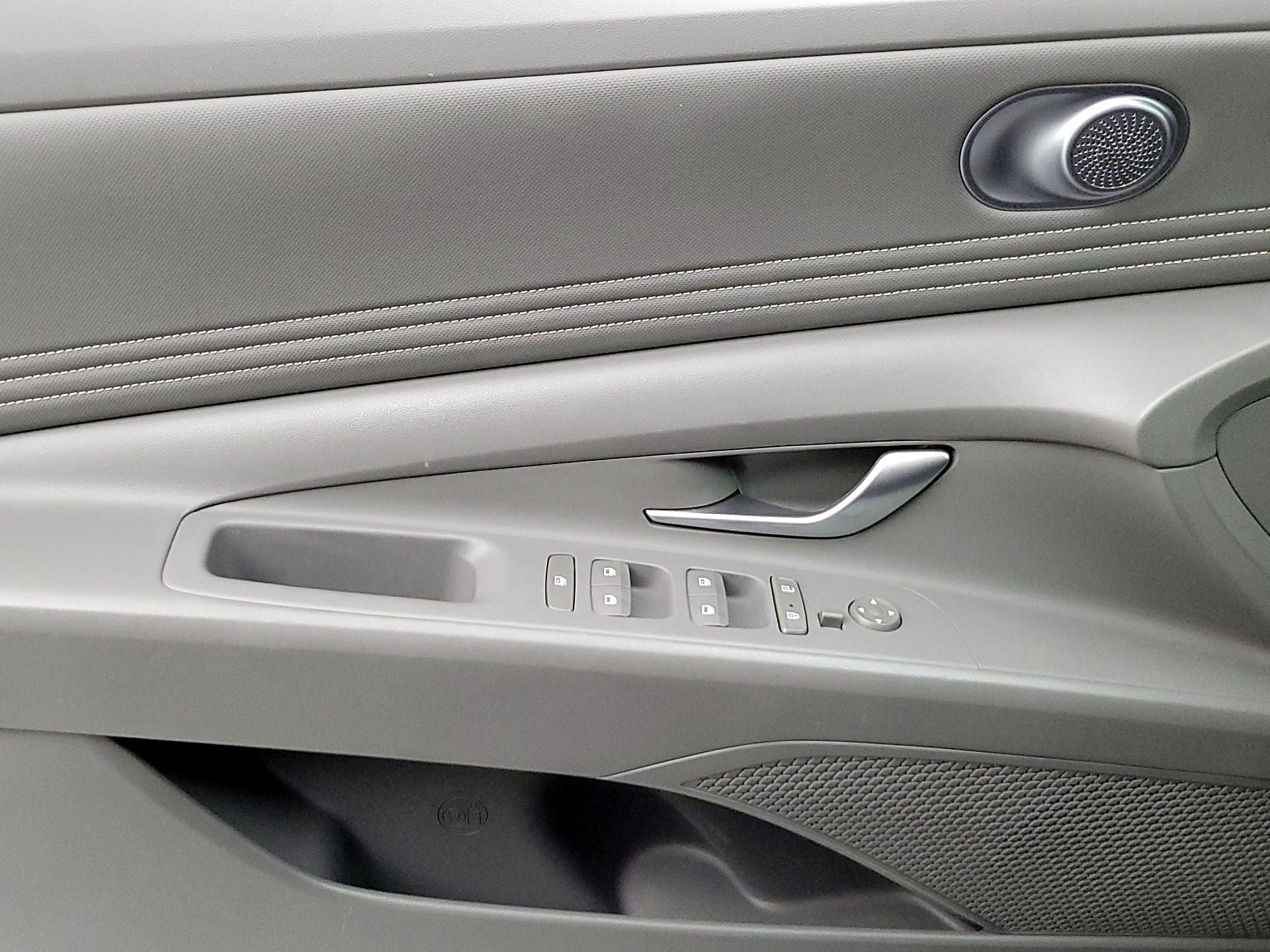 Thumbnail: 2023 Hyundai Elantra - 12