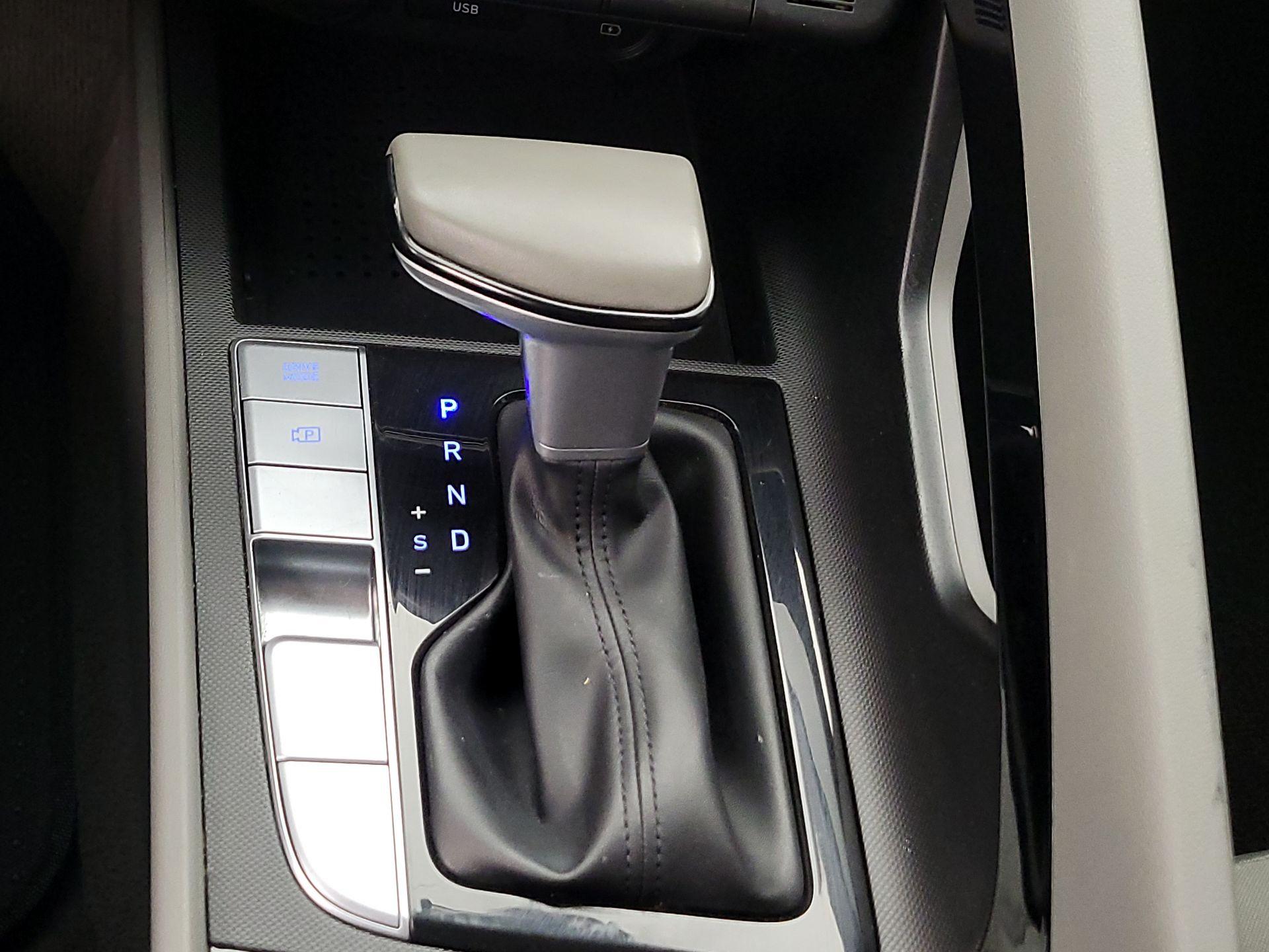 Thumbnail: 2023 Hyundai Elantra - 17