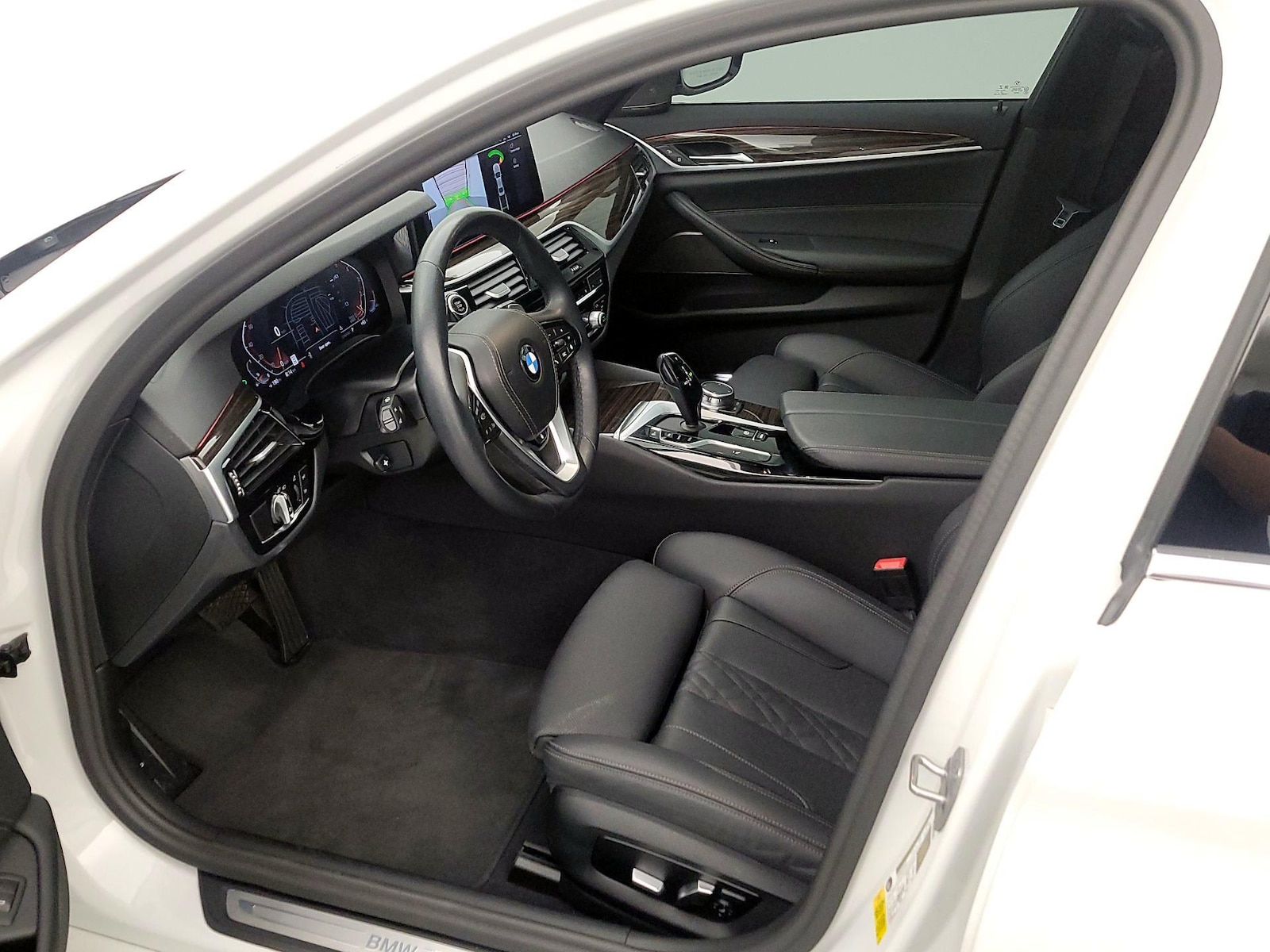2023 BMW 5 Series 530i - Photo 12